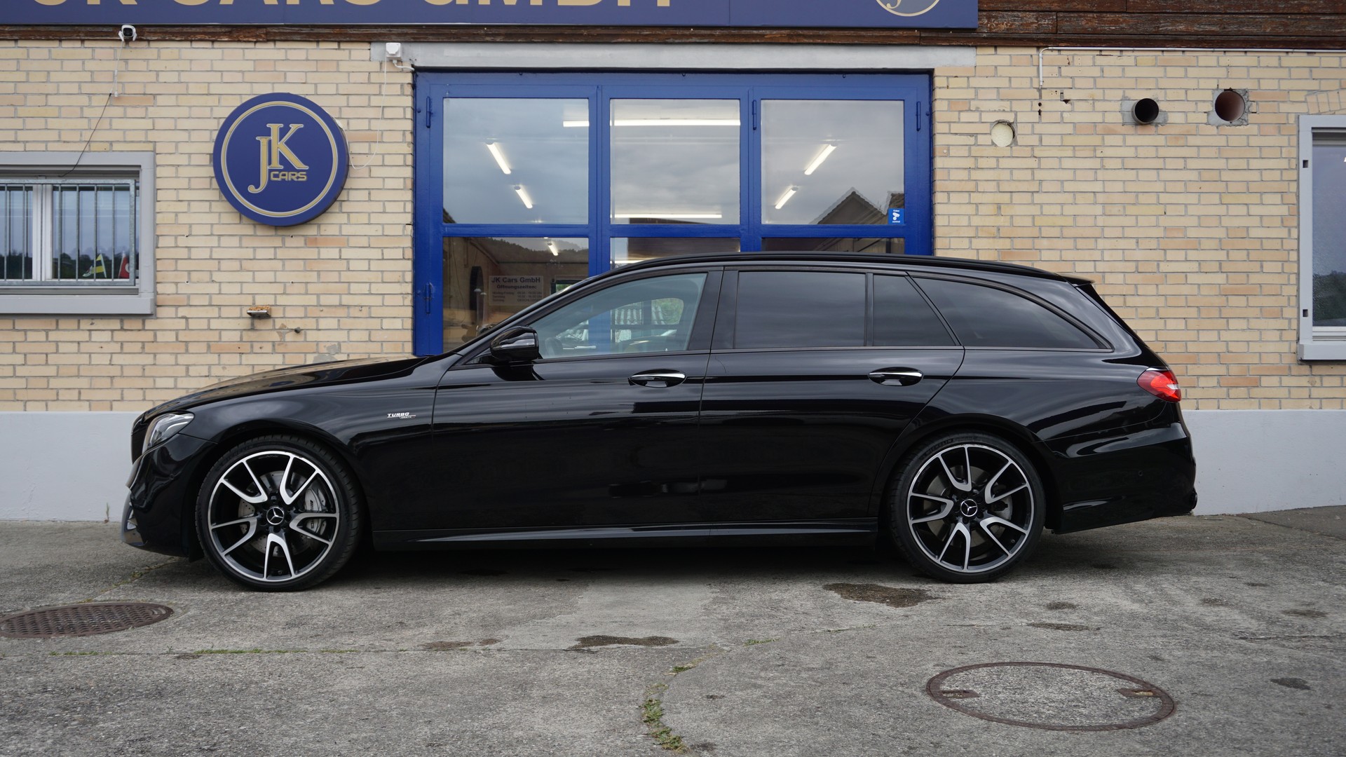 MERCEDES-BENZ E 53 AMG 4Matic 9G-Tronic-image-4