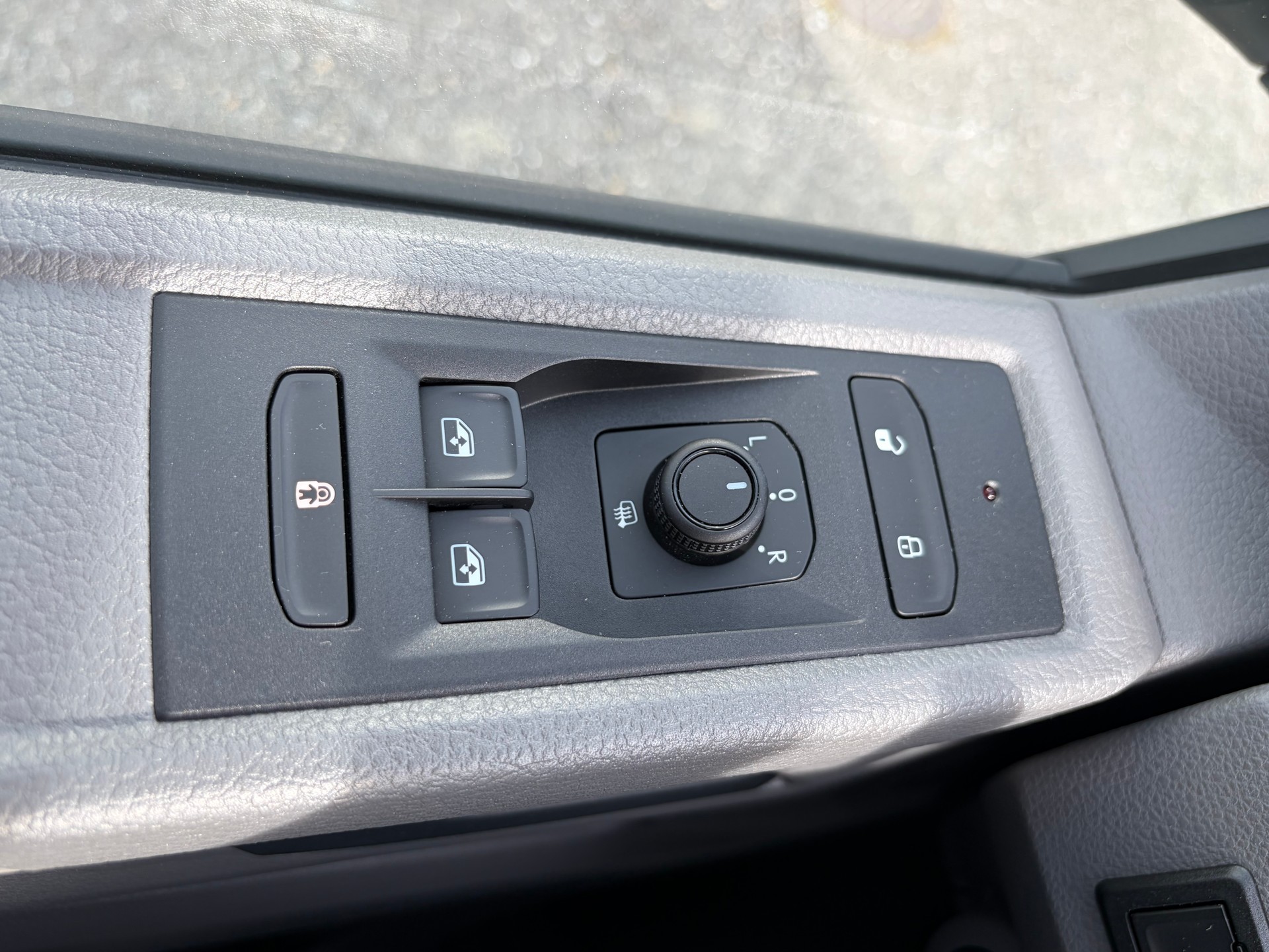 VW T6.1 2.0 TDI Entry-image-21