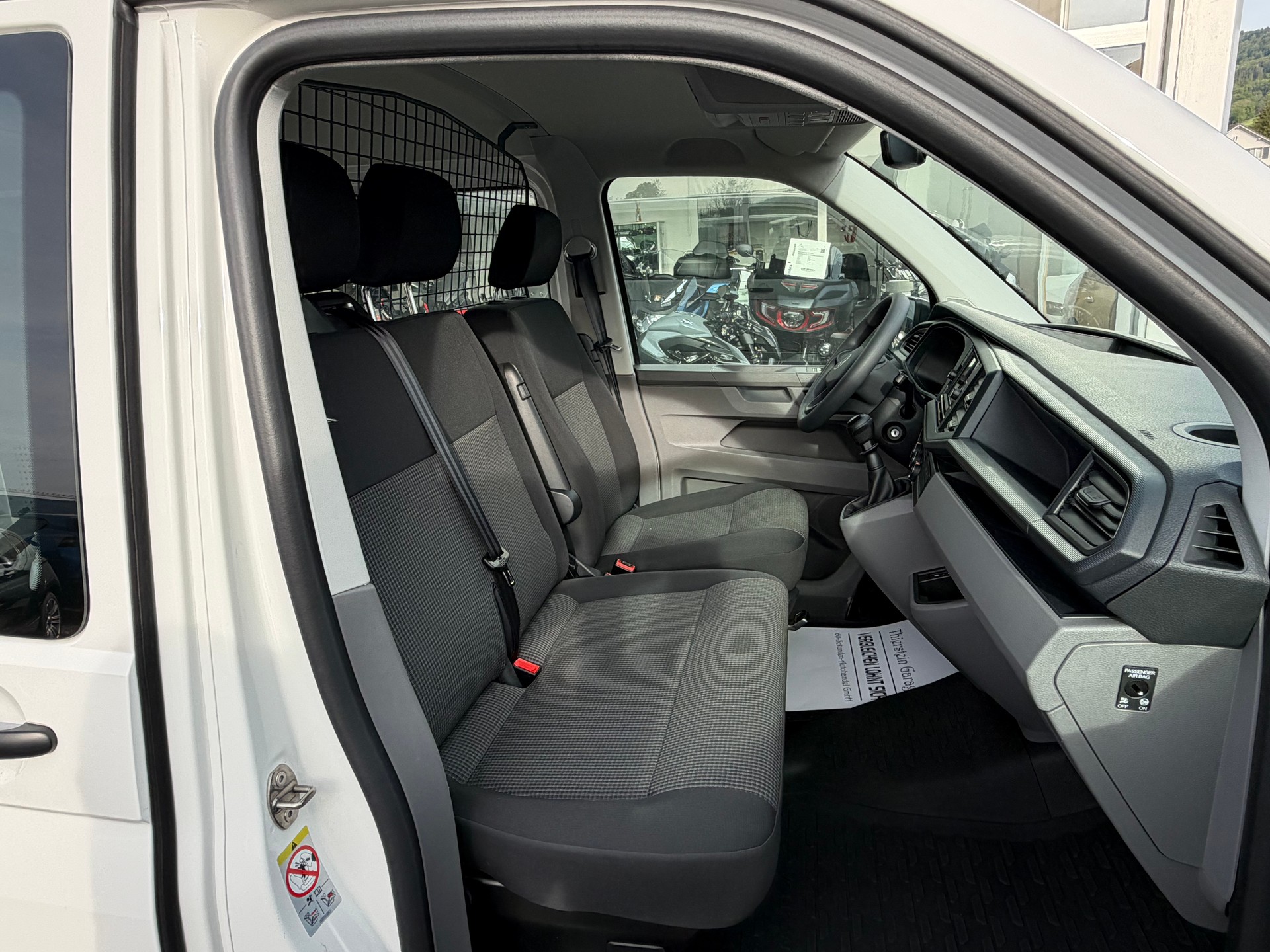 VW T6.1 2.0 TDI Entry-image-10