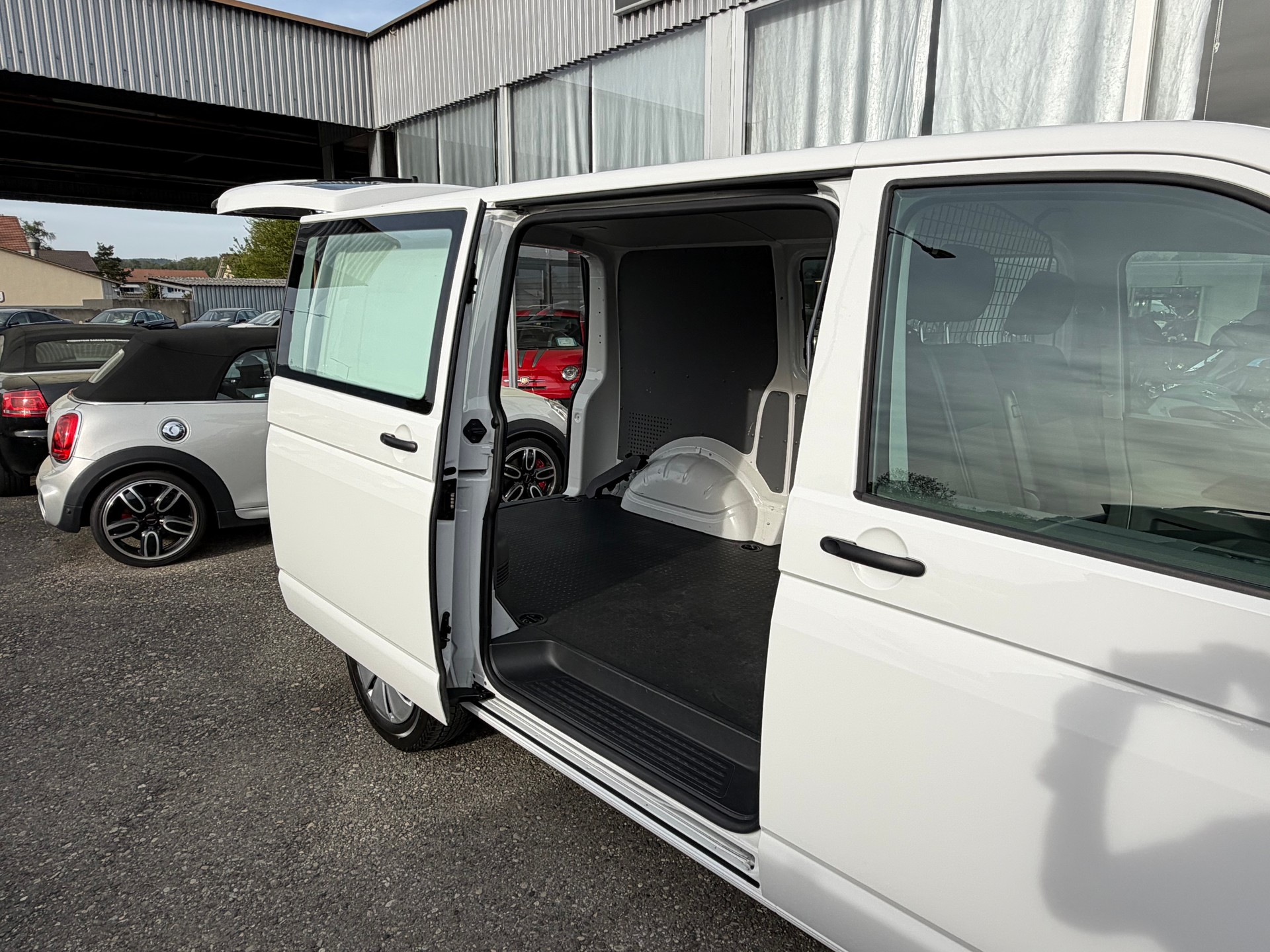 VW T6.1 2.0 TDI Entry-image-9