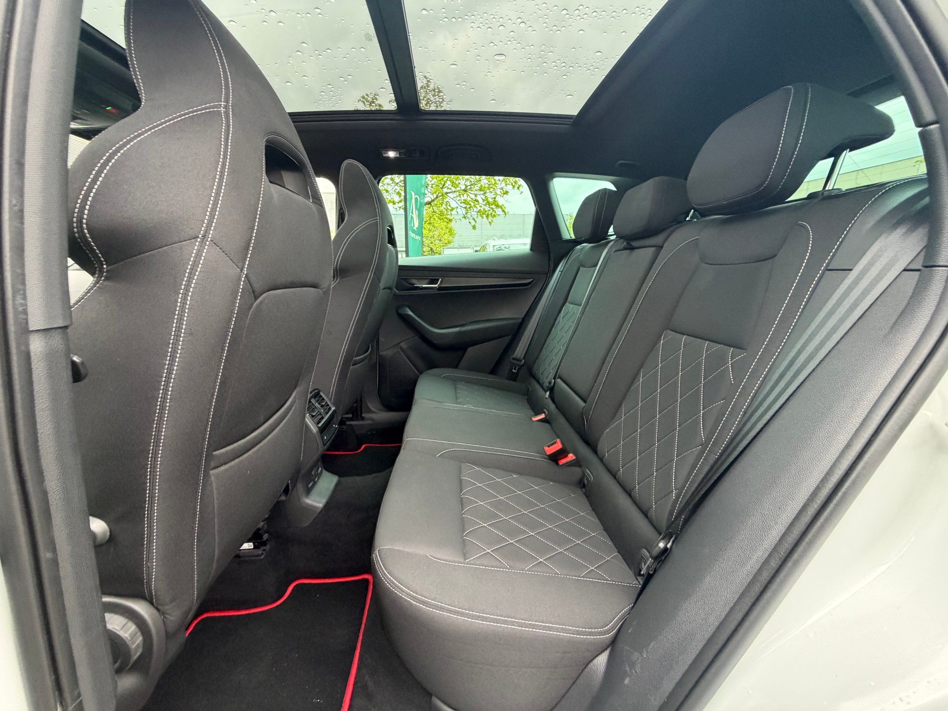 SKODA Karoq 2.0 TSI SportLine 4x4 DSG-image-9