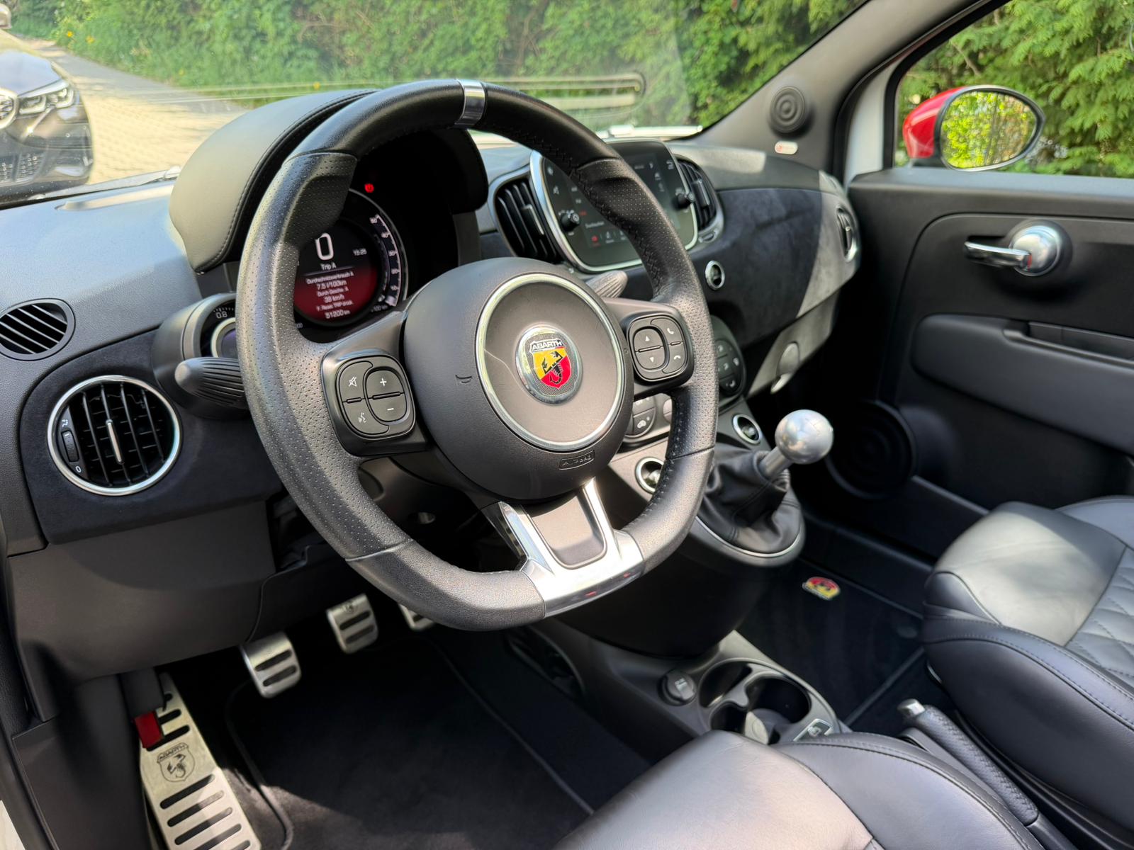 FIAT 595C 1.4 16V Turbo Abarth Turismo-image-12