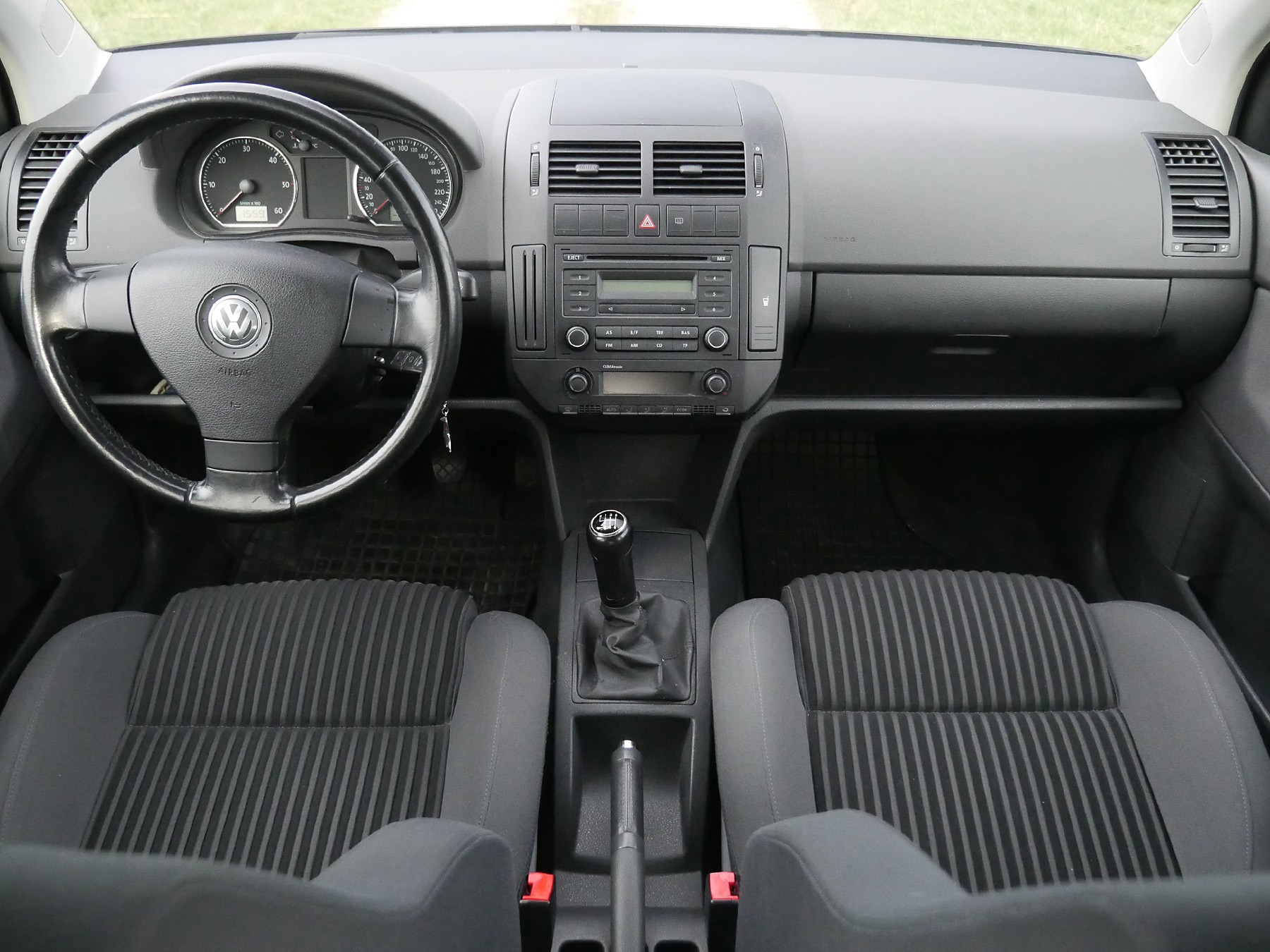 VW Polo 1.9 TDI Sportline-image-12