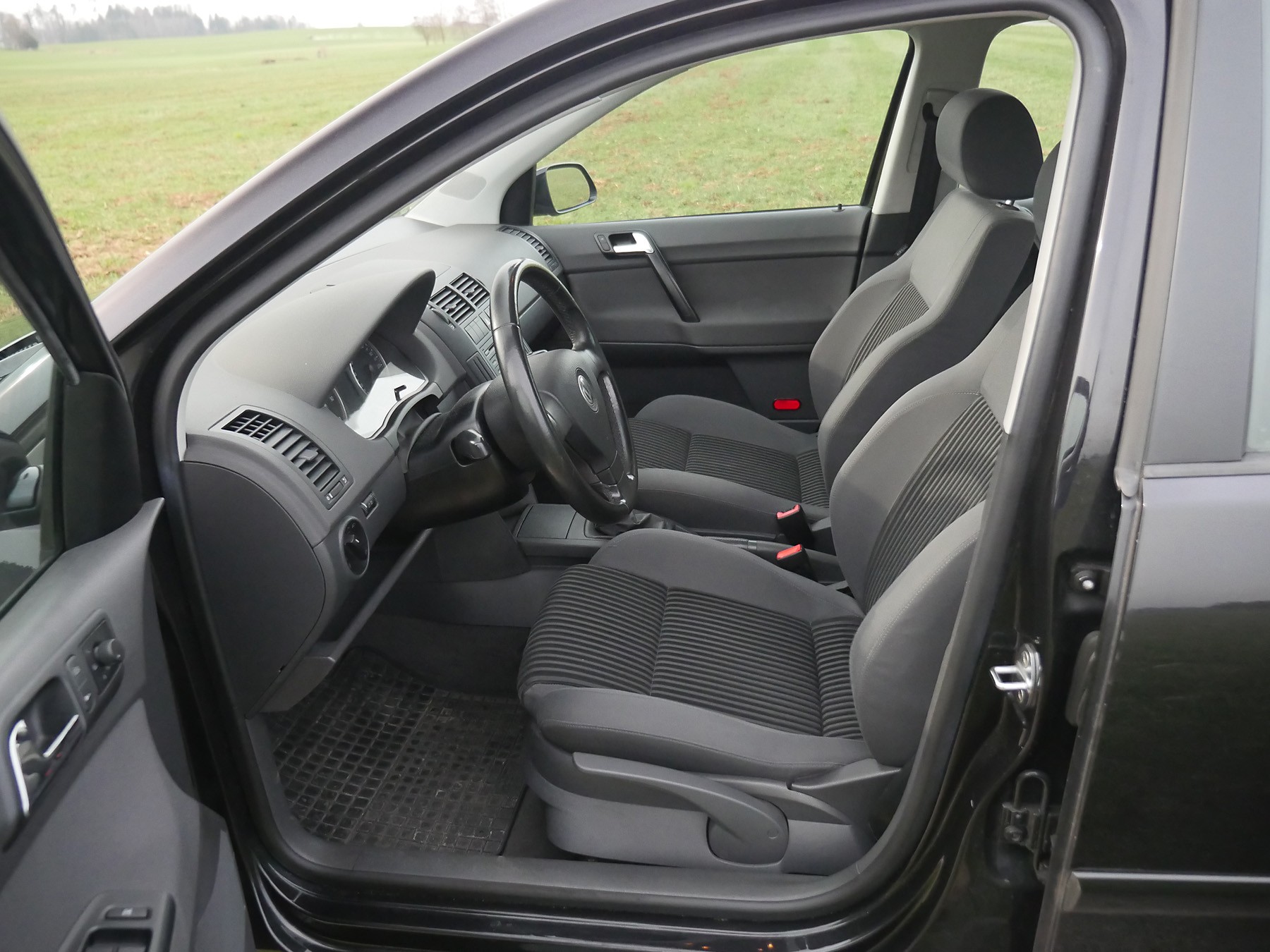VW Polo 1.9 TDI Sportline-image-9
