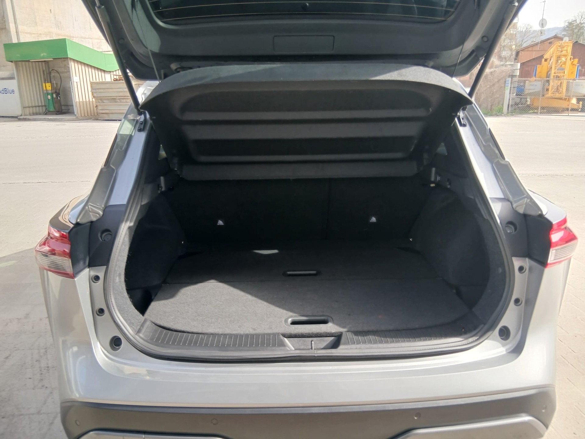 NISSAN Qashqai 1.3 DIG-T MHEV N-Connecta Xtronic-image-4