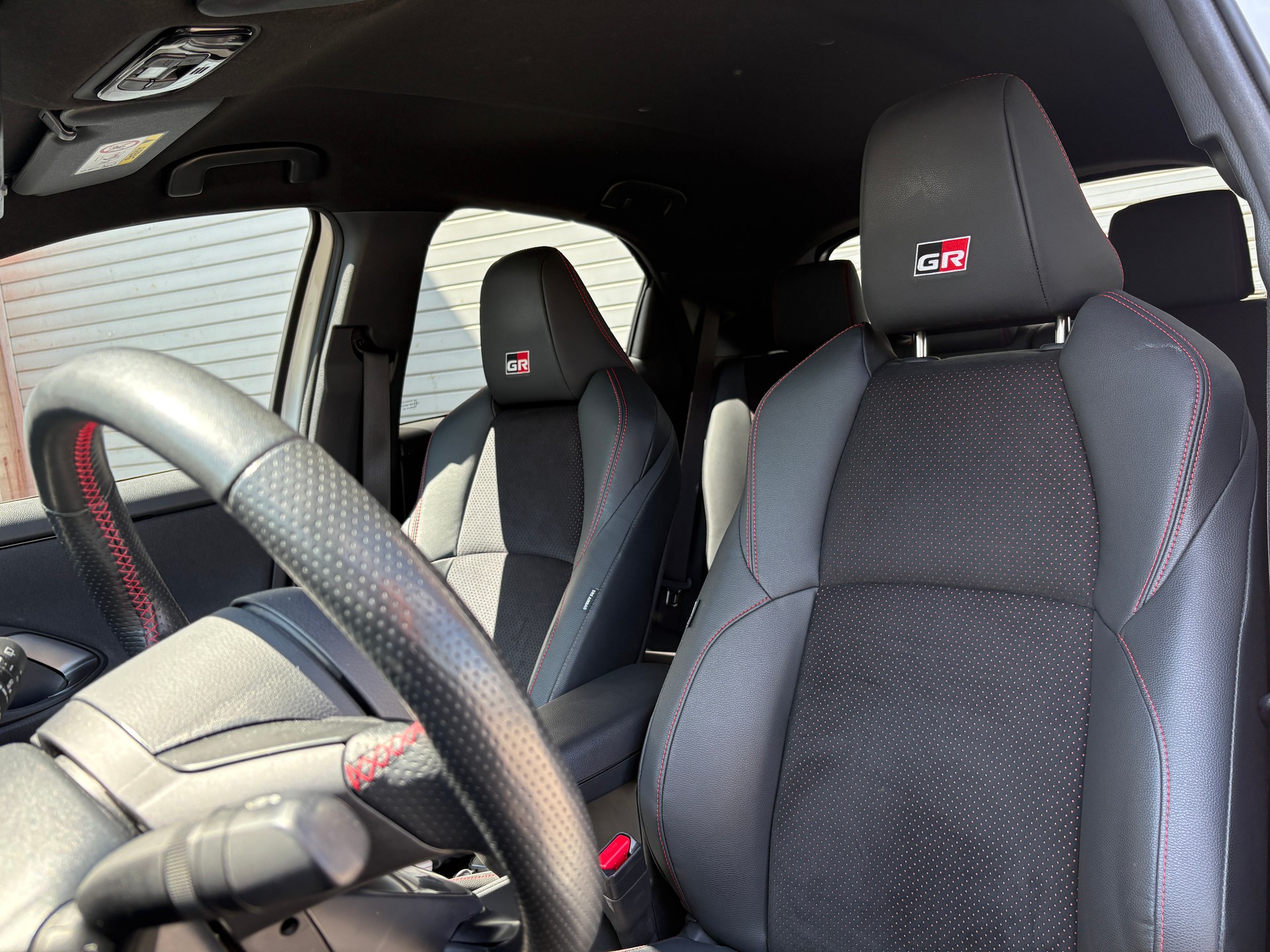 TOYOTA Yaris 1.5 GR Sport e-CVT-image-9