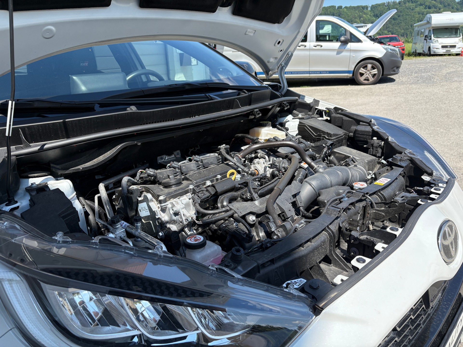 TOYOTA Yaris 1.5 GR Sport e-CVT-image-6