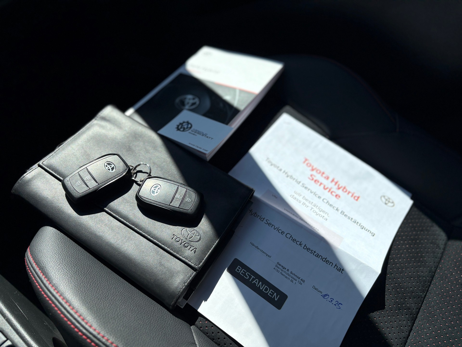 TOYOTA Yaris 1.5 GR Sport e-CVT-image-15