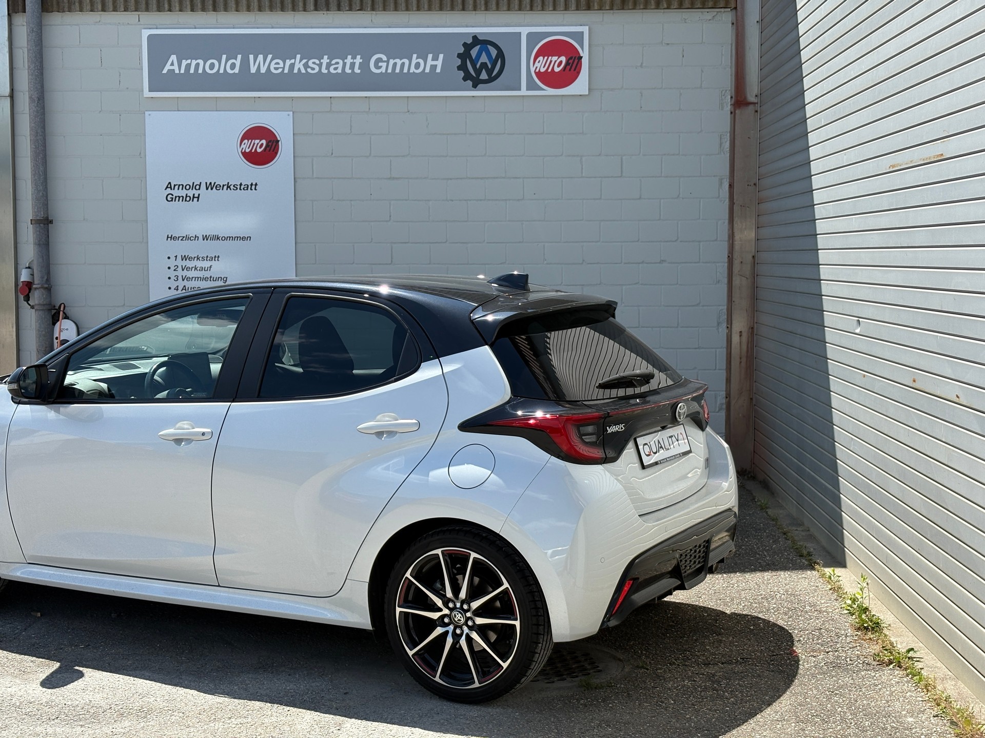 TOYOTA Yaris 1.5 GR Sport e-CVT-image-3