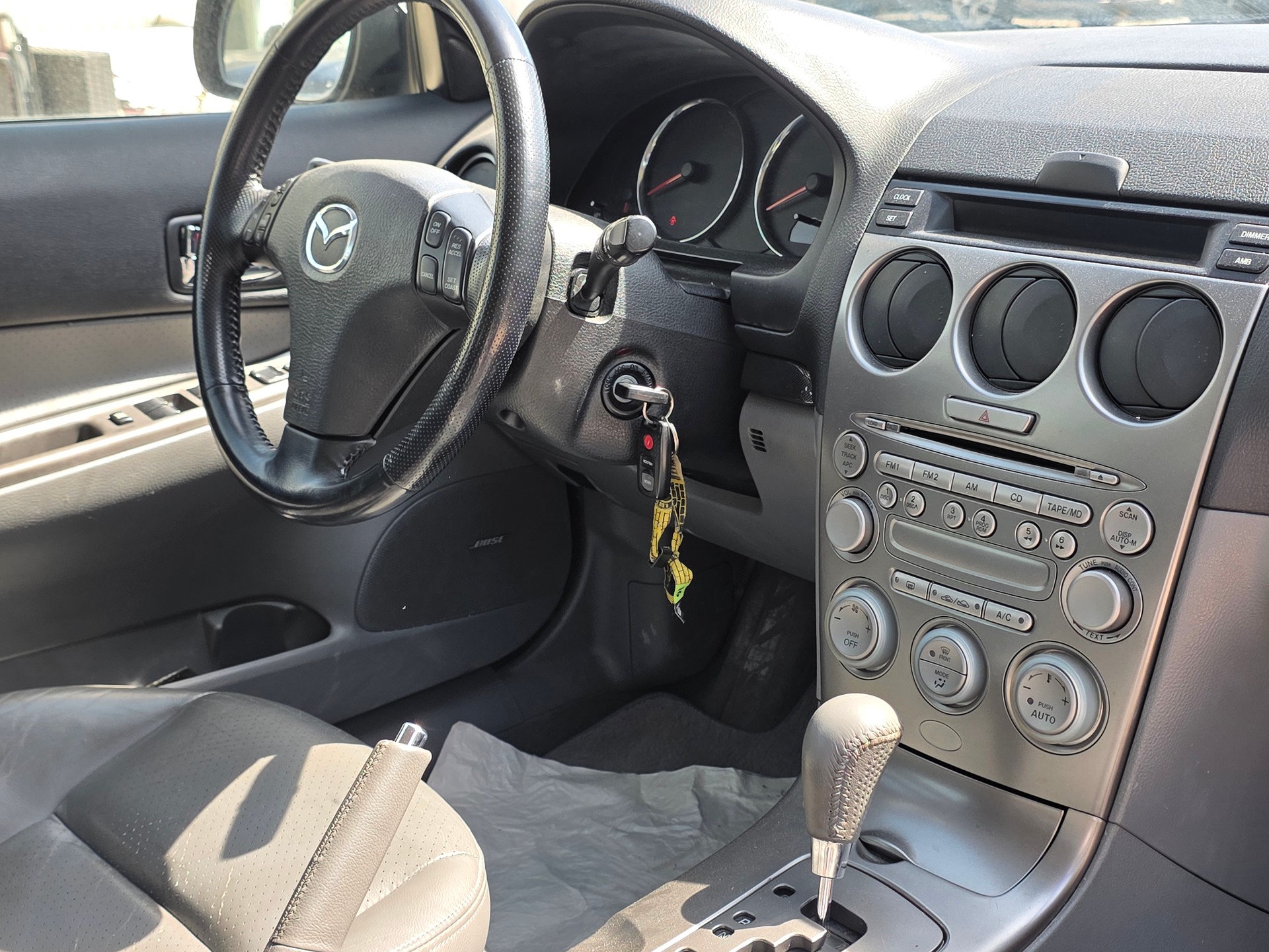 MAZDA 3.0i V6 *** Automat Frisch ab MFK / Frisch ab Service / Gratis Lieferung ***-image-12