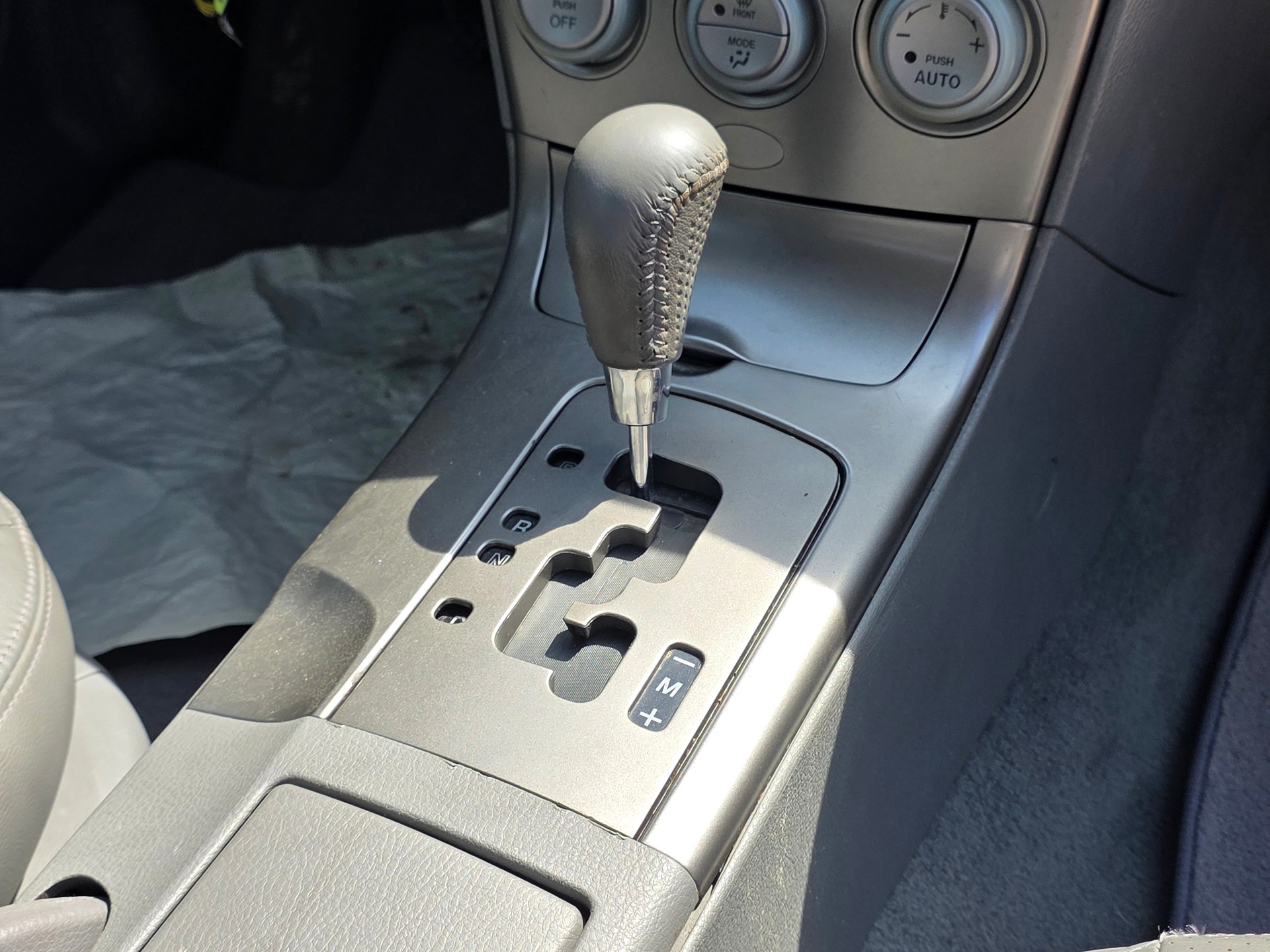 MAZDA 3.0i V6 *** Automat Frisch ab MFK / Frisch ab Service / Gratis Lieferung ***-image-14