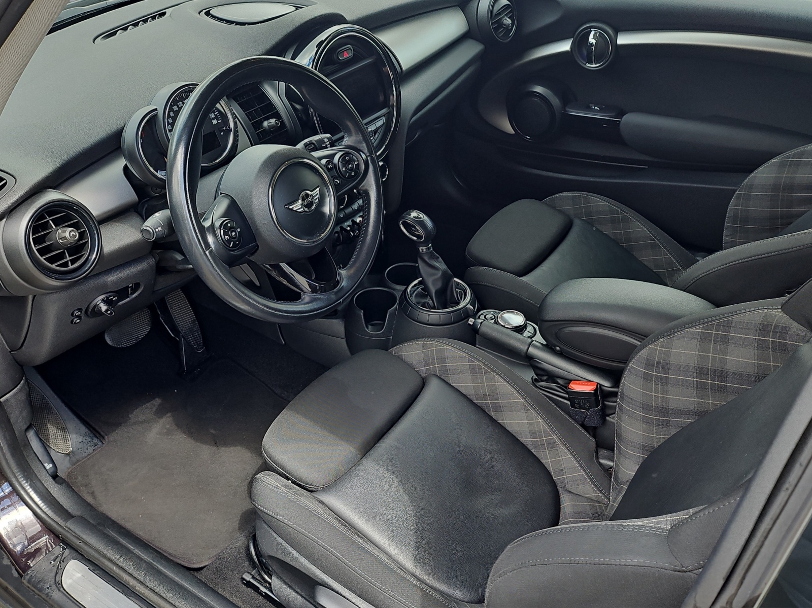 MINI Cooper Steptronic-image-10