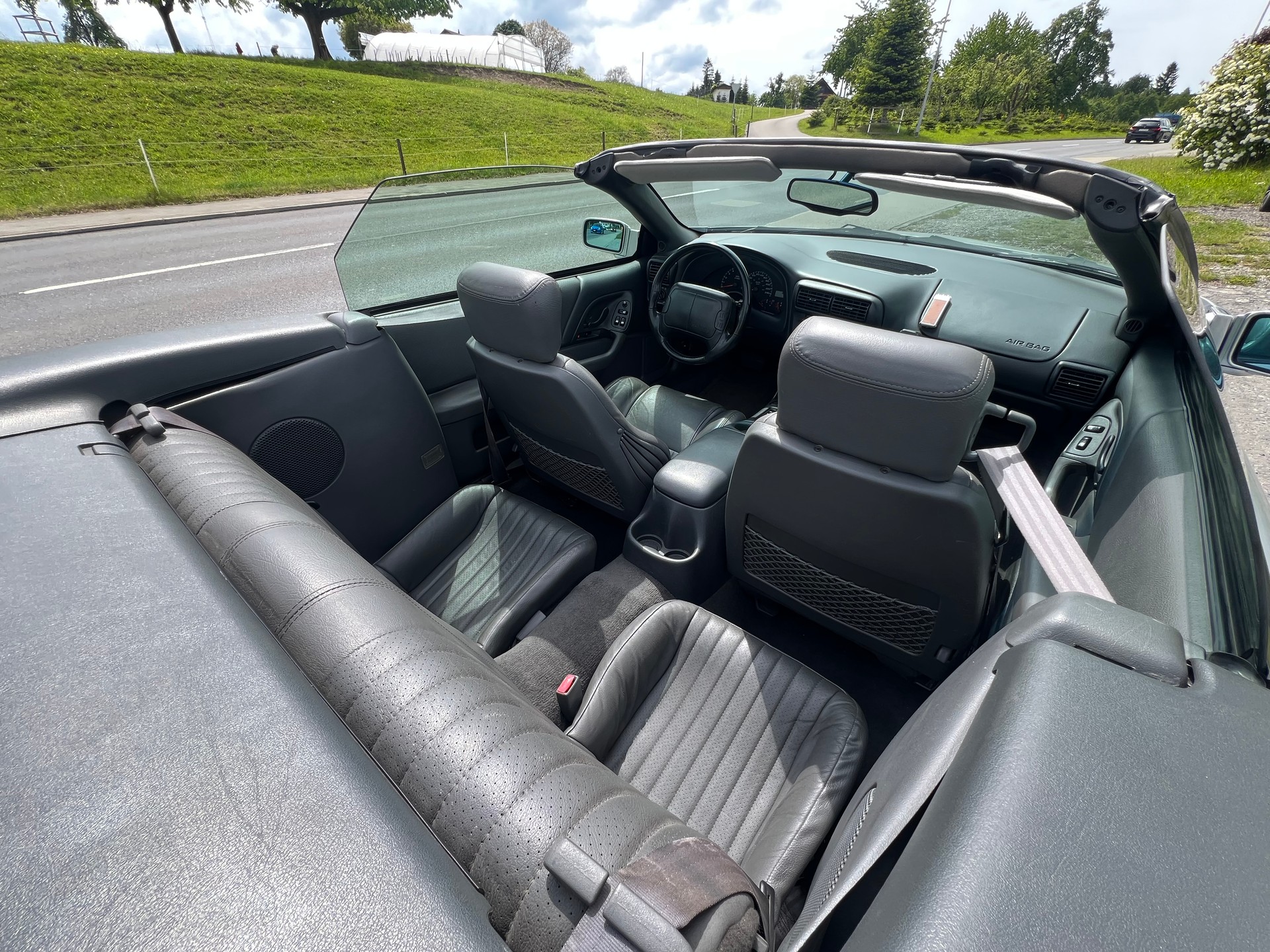 CHEVROLET Camaro Convertible B-image-16