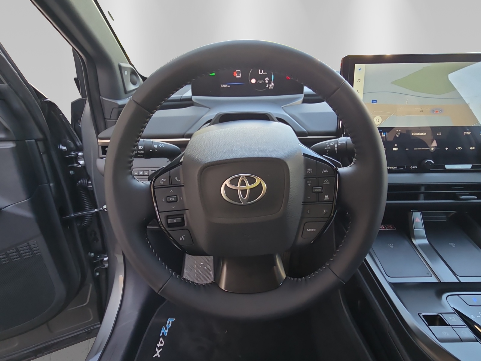 TOYOTA bZ4X Premium AWD-image-11