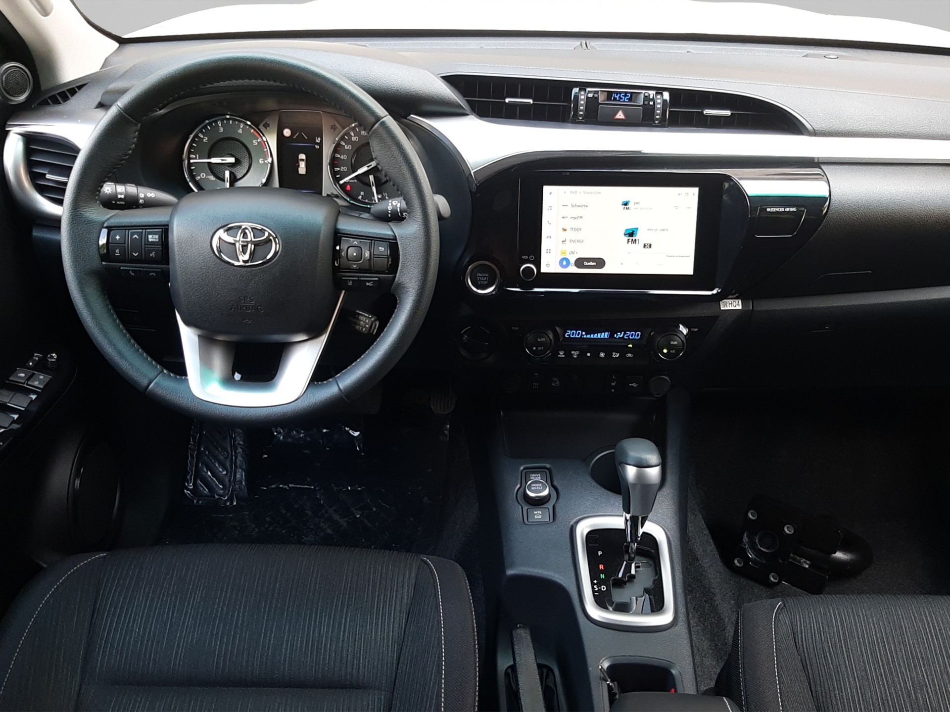 TOYOTA Hilux Double Cab.-Pick-up 2.8 D-4D 204 Style MHEV-image-9