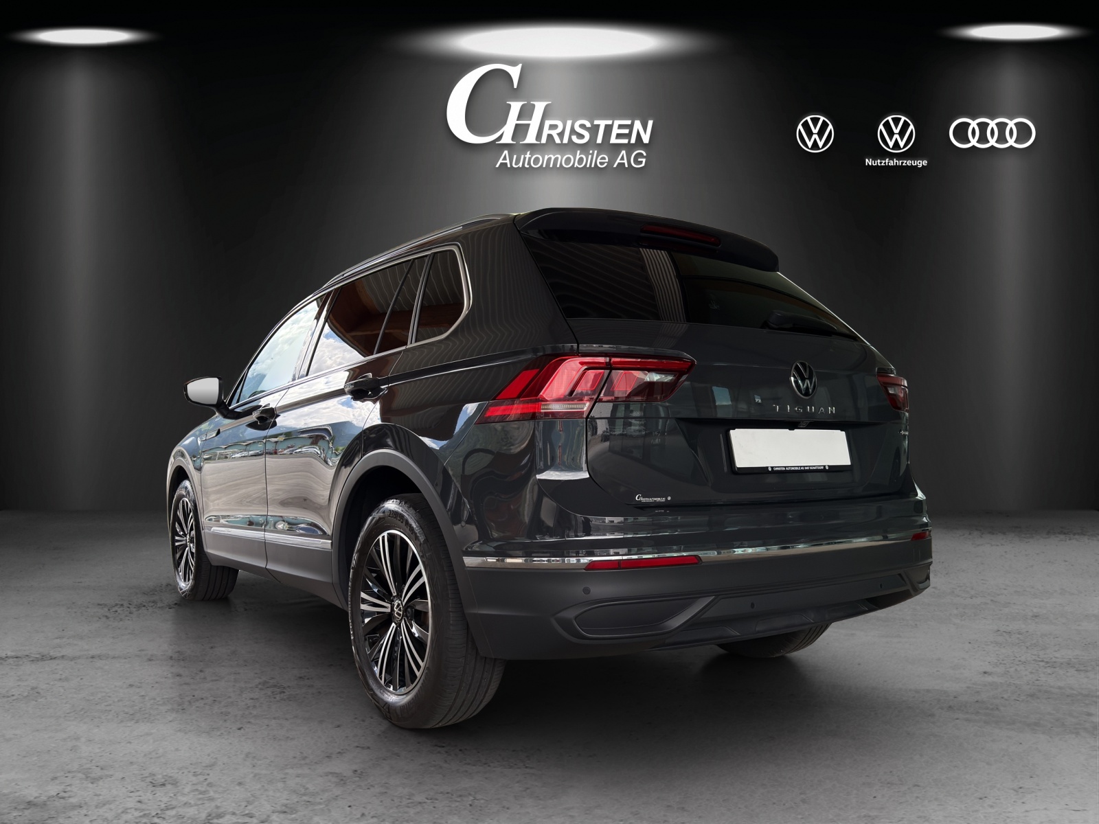 VW Tiguan 2.0TSI Life 4Motion DSG-showroom-element-3