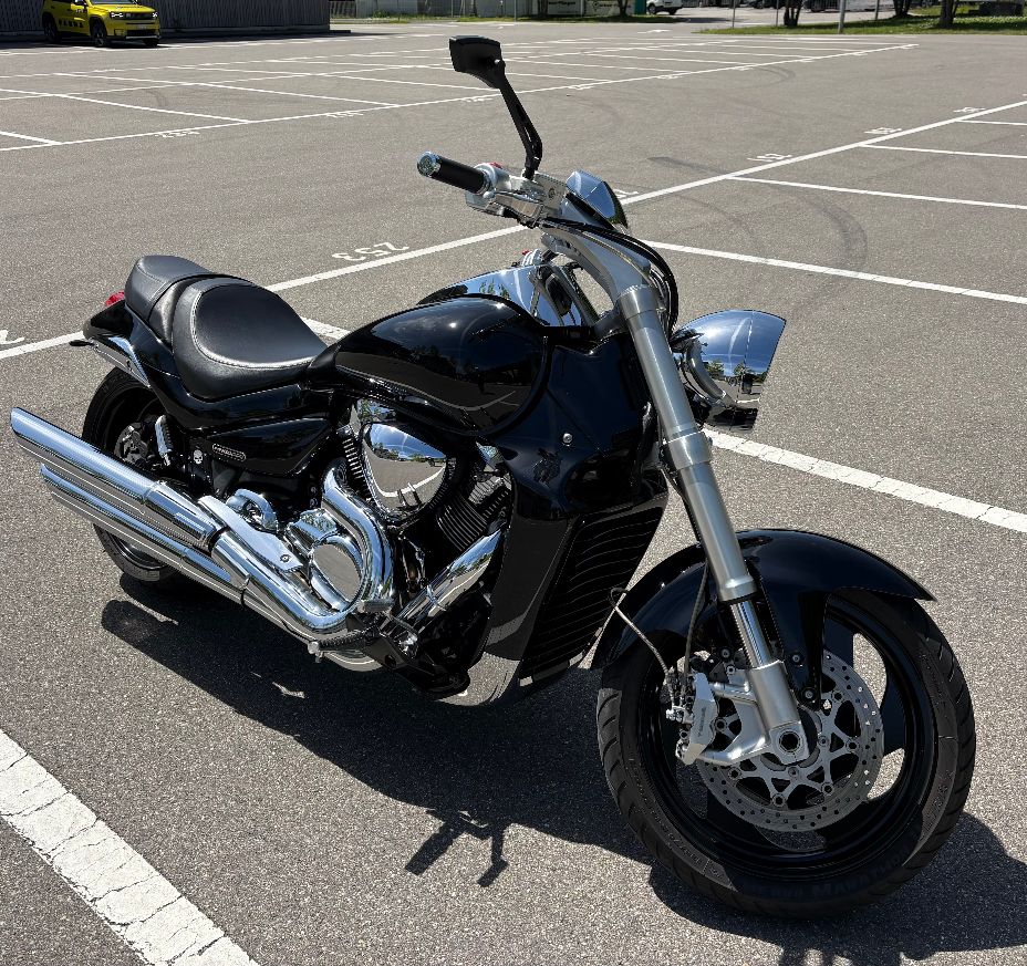 SUZUKI M 1800 R K7