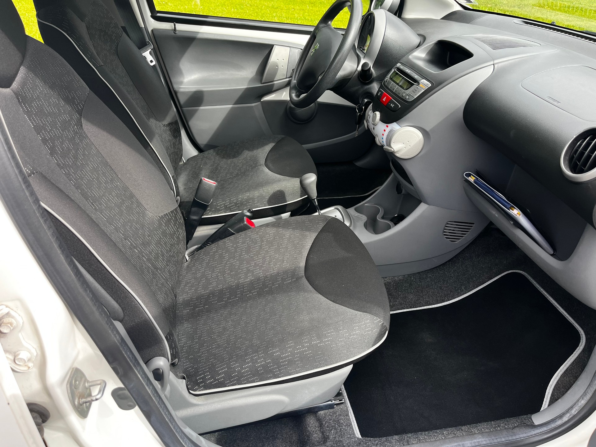 PEUGEOT 107 1.0 Trendy BMP5-image-11