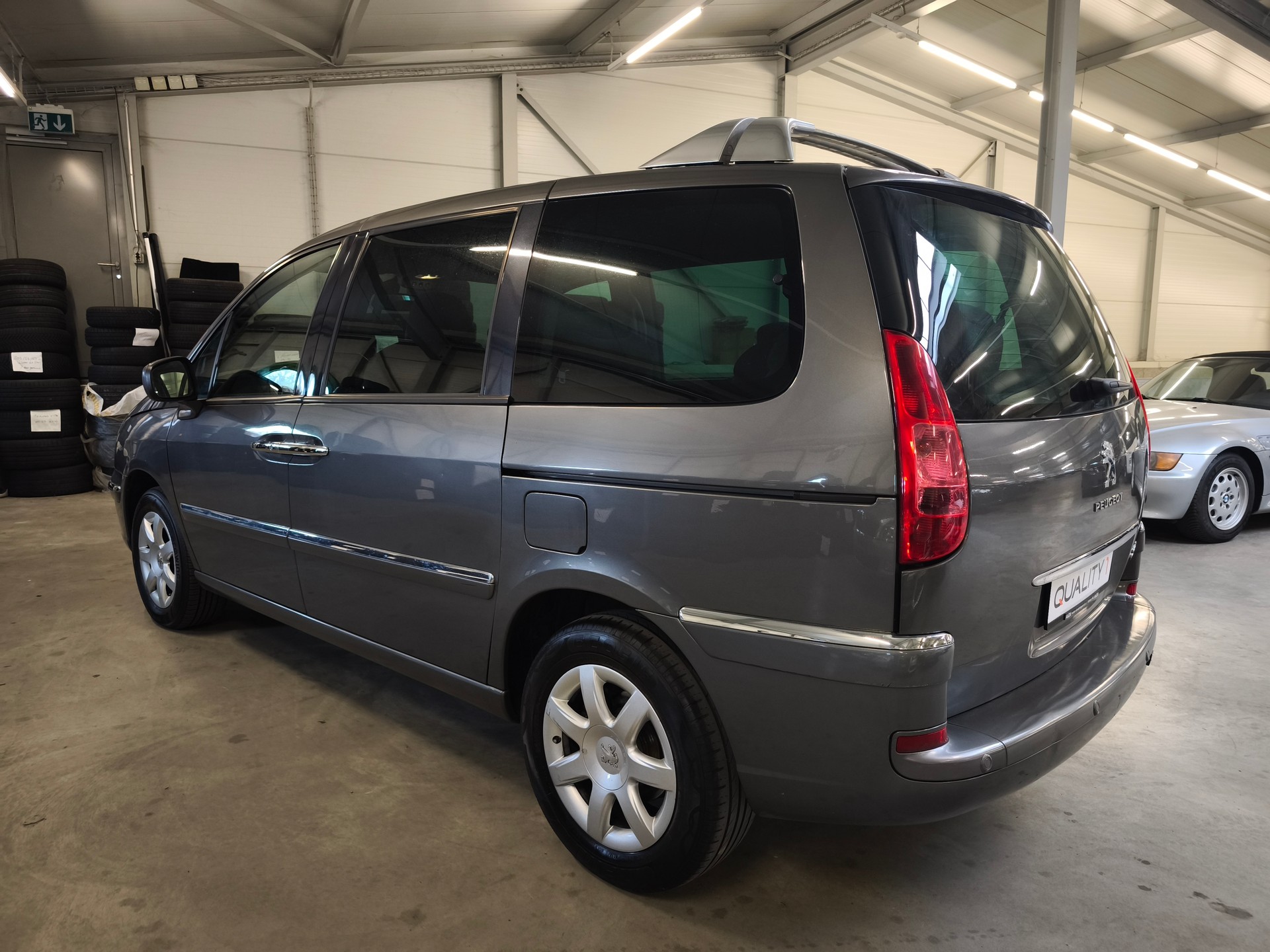 PEUGEOT 807 2.0 16V HDi Allure-image-4