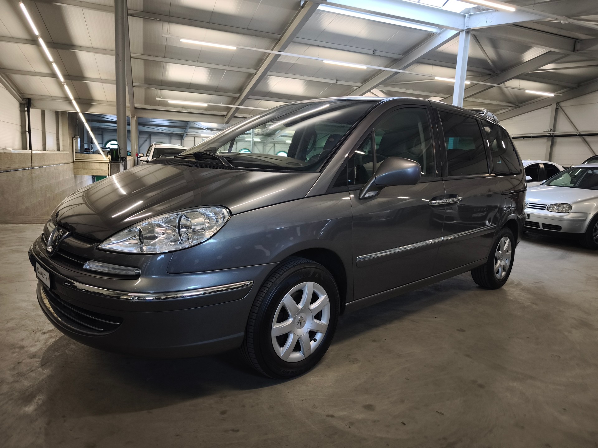 PEUGEOT 807 2.0 16V HDi Allure-image-5