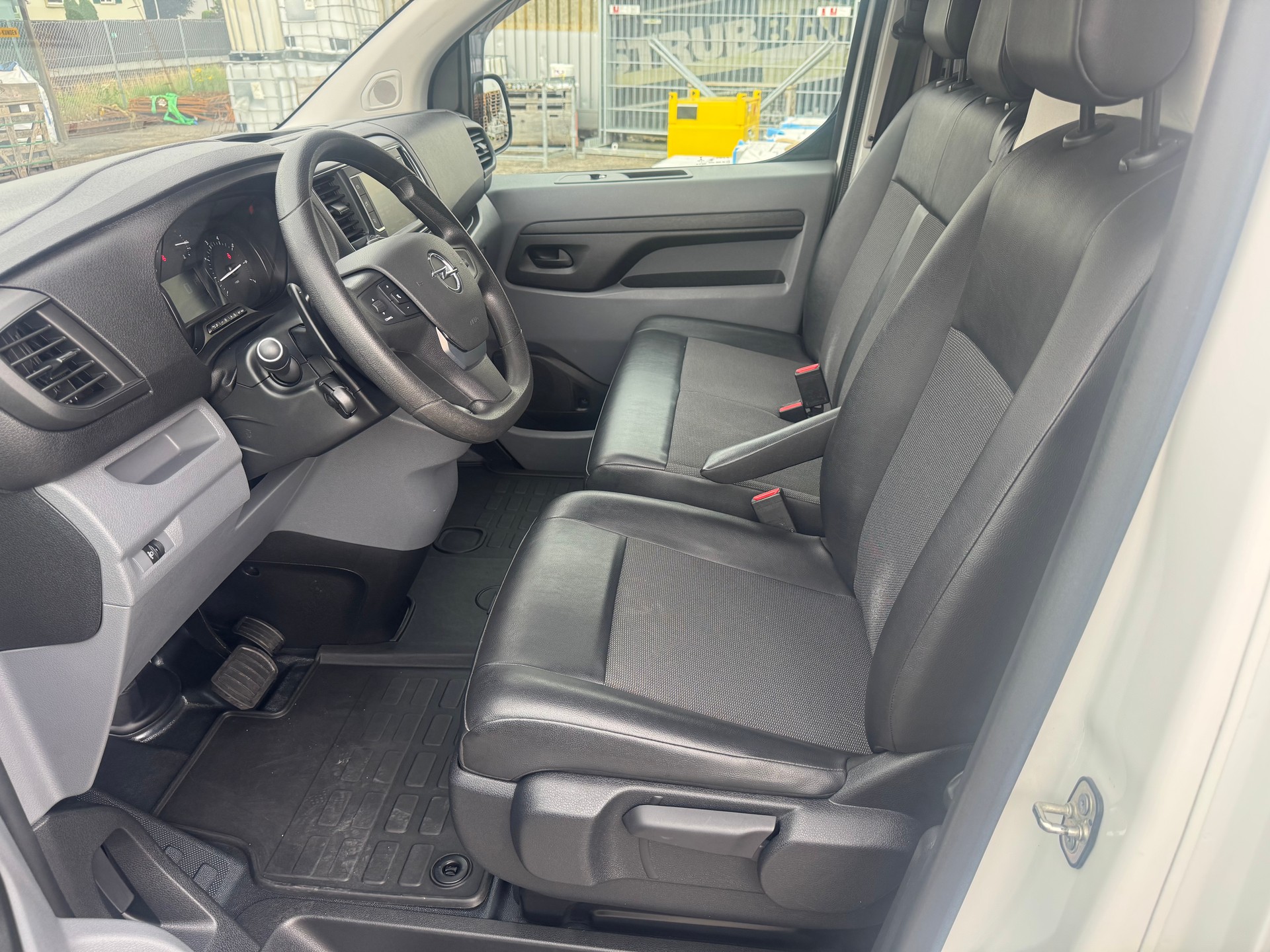 OPEL Vivaro Cargo 2.0 CDTI (Wohnmobil Ausbau)-image-2