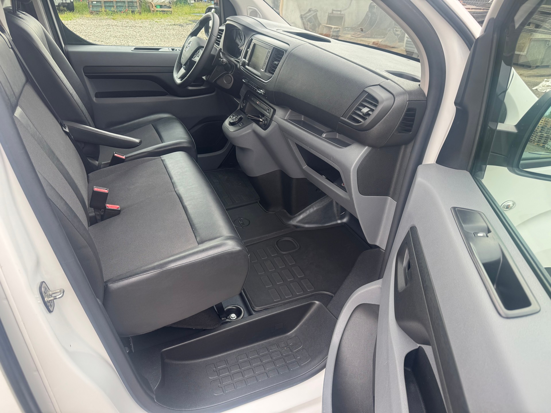 OPEL Vivaro Cargo 2.0 CDTI (Wohnmobil Ausbau)-image-7