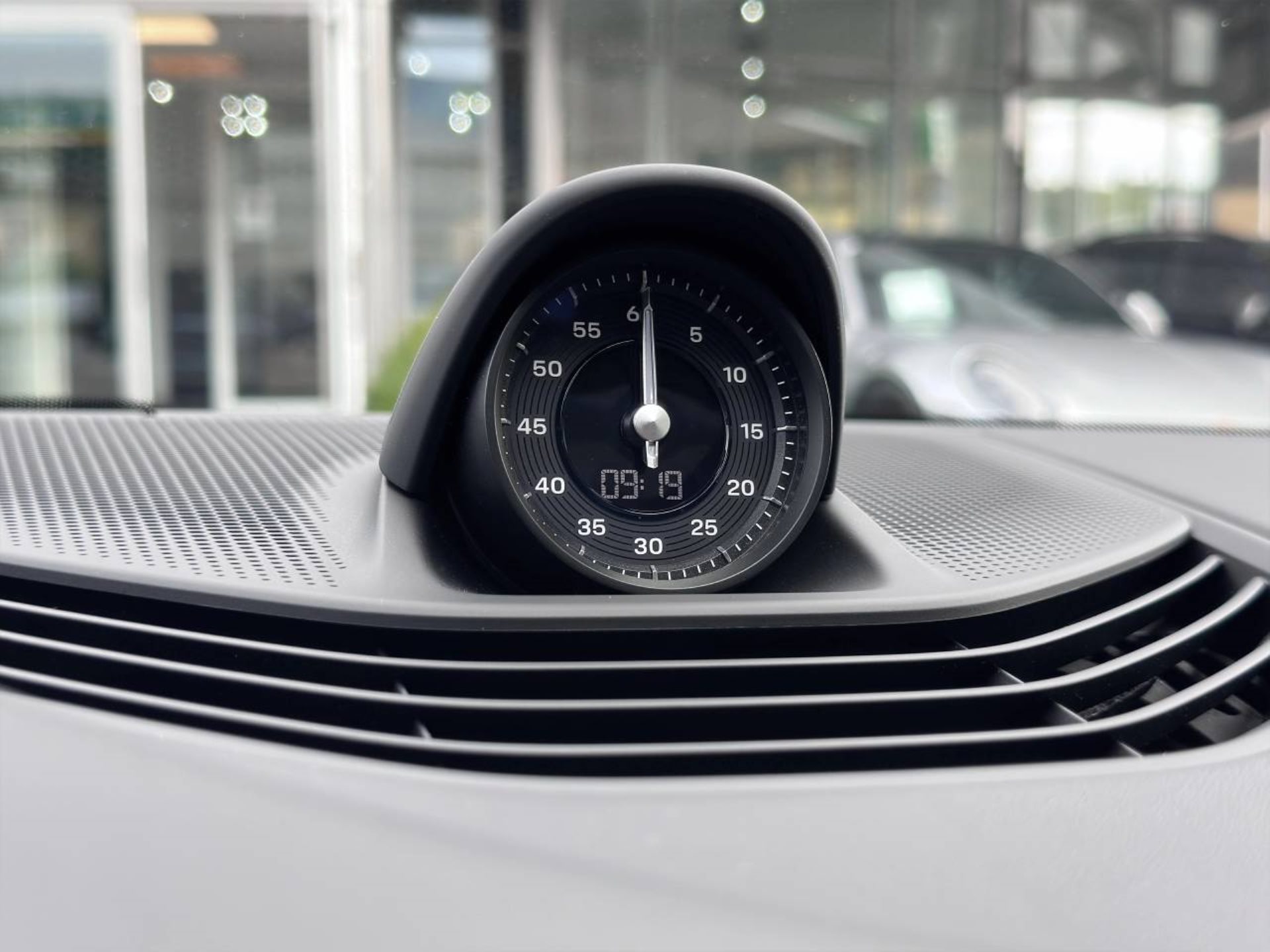 PORSCHE Taycan Turbo Sport Turismo-image-29