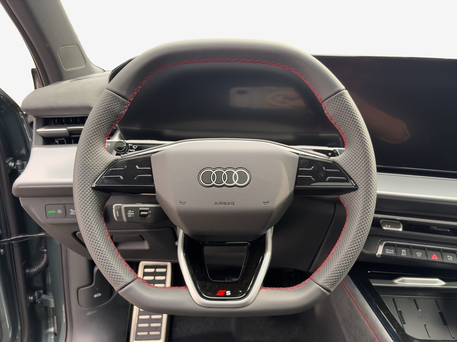 AUDI Q3 Sportback e-hybrid 200 kW S tronig-image-9