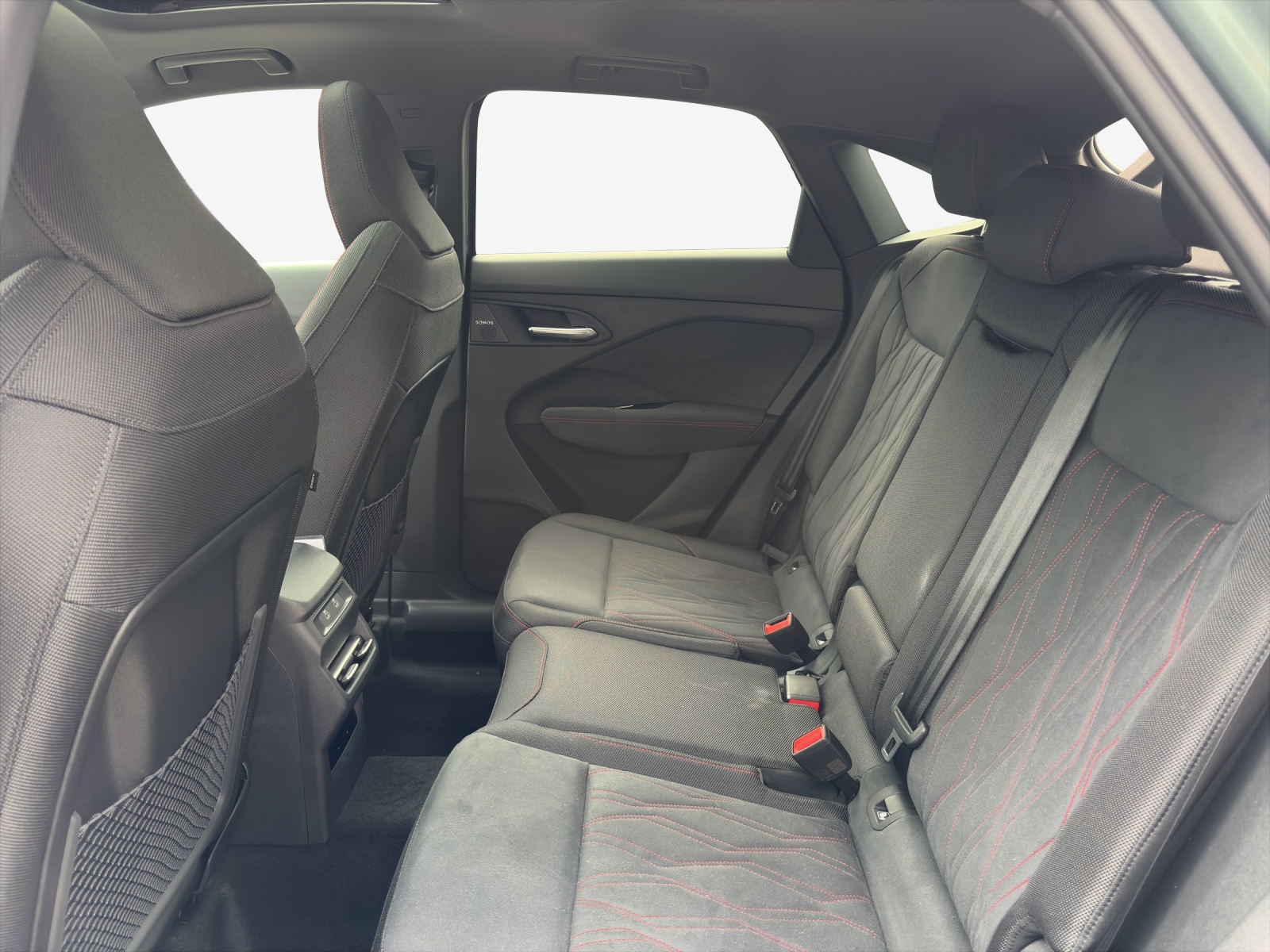 AUDI Q3 Sportback e-hybrid 200 kW S tronig-image-11