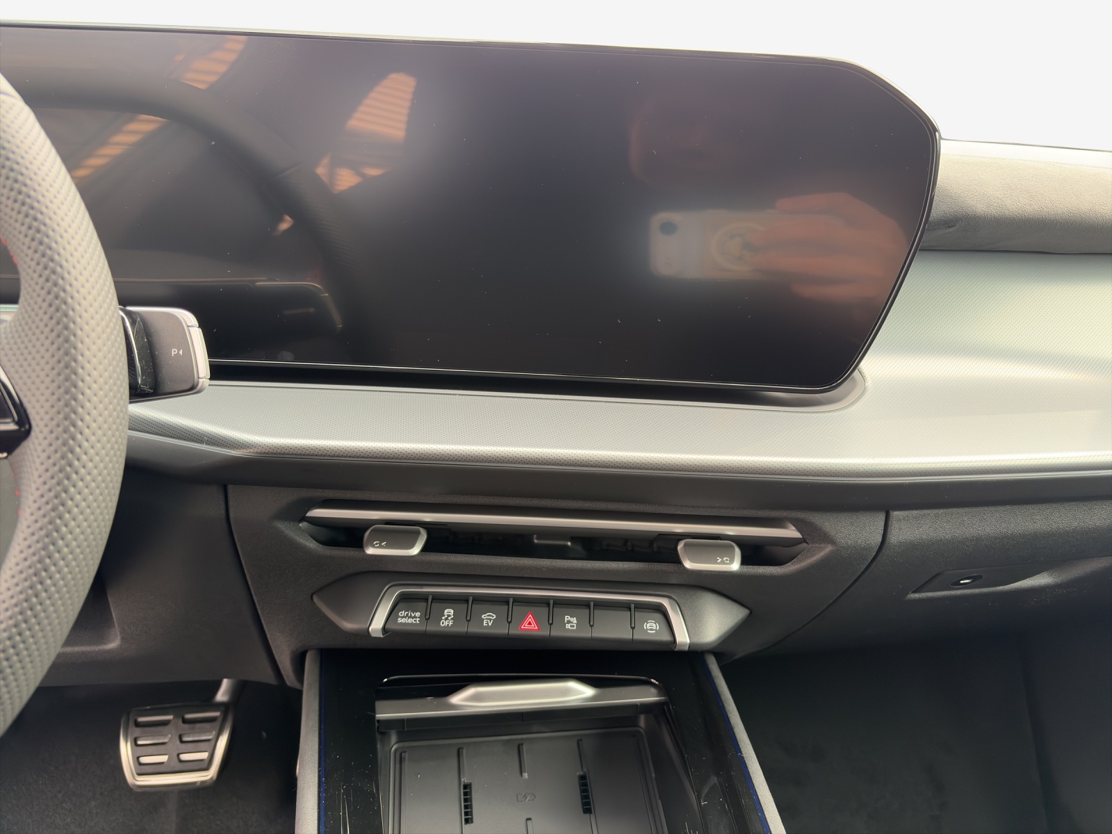 AUDI Q3 Sportback e-hybrid 200 kW S tronig-image-10
