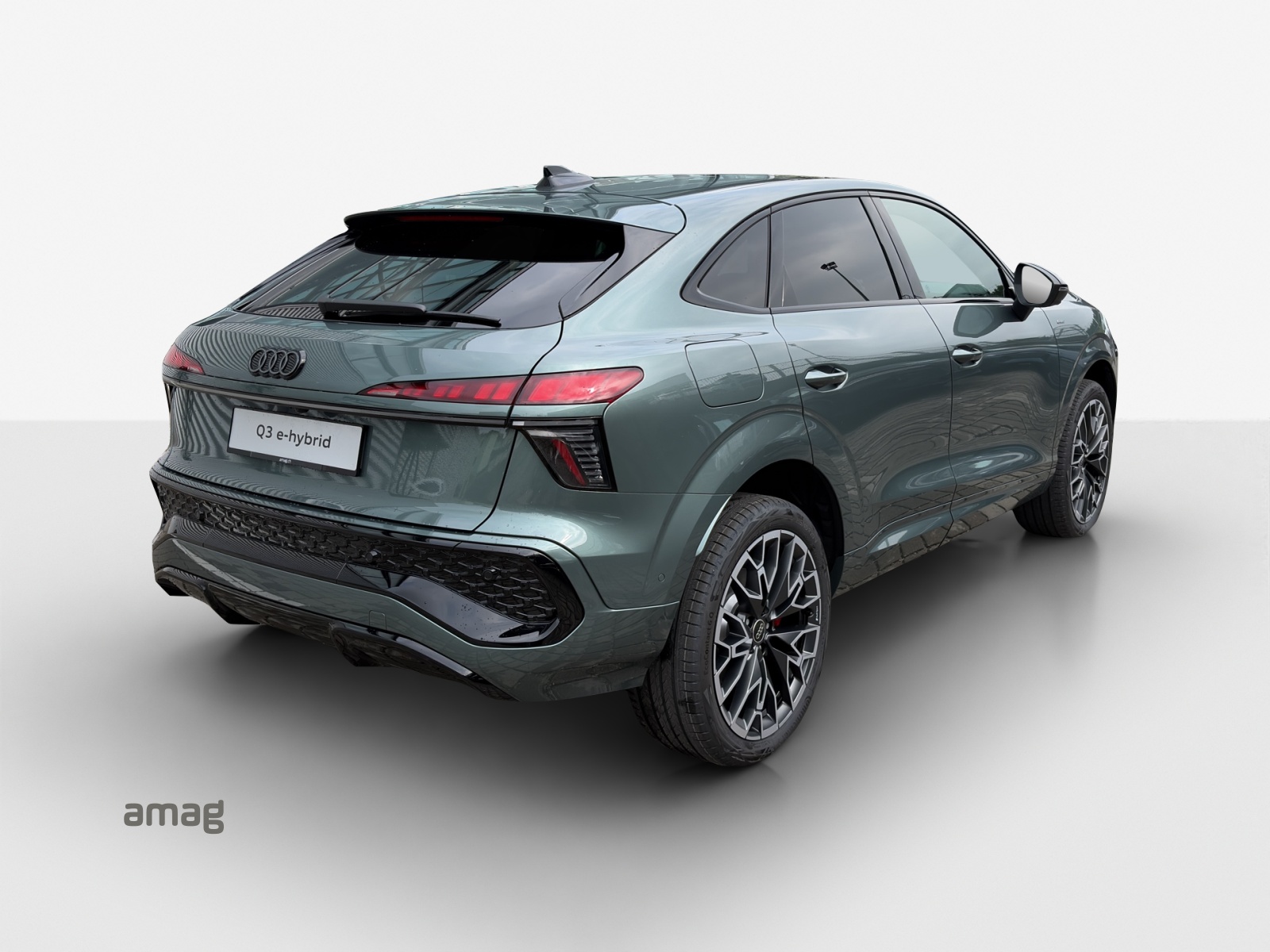 AUDI Q3 Sportback e-hybrid 200 kW S tronig-image-4