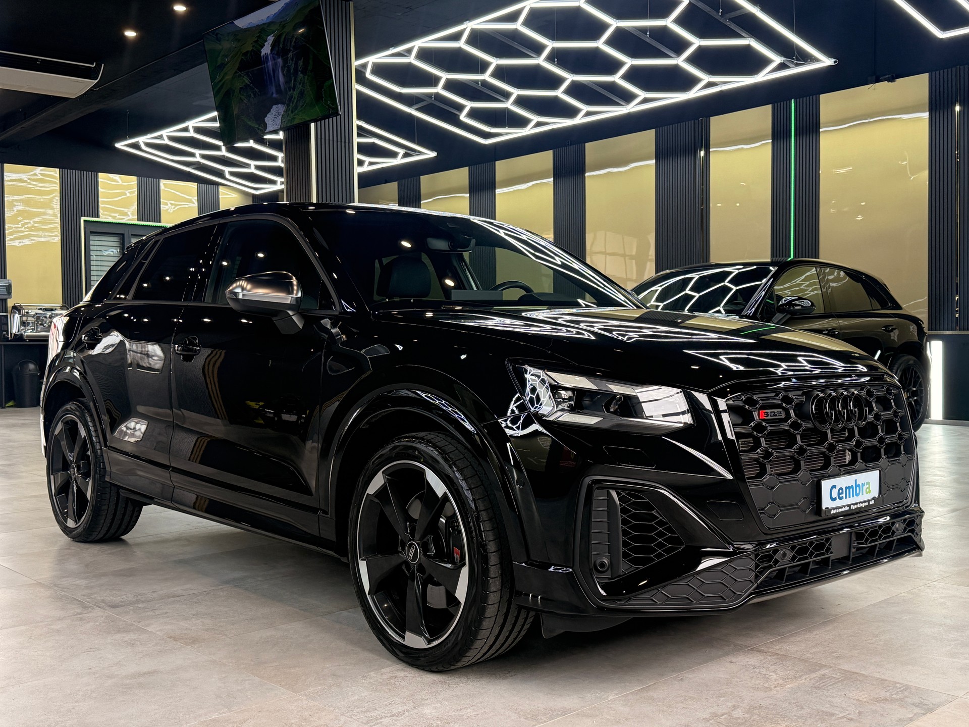 AUDI SQ2 TFSI quattro S-tronic-showroom-element-2