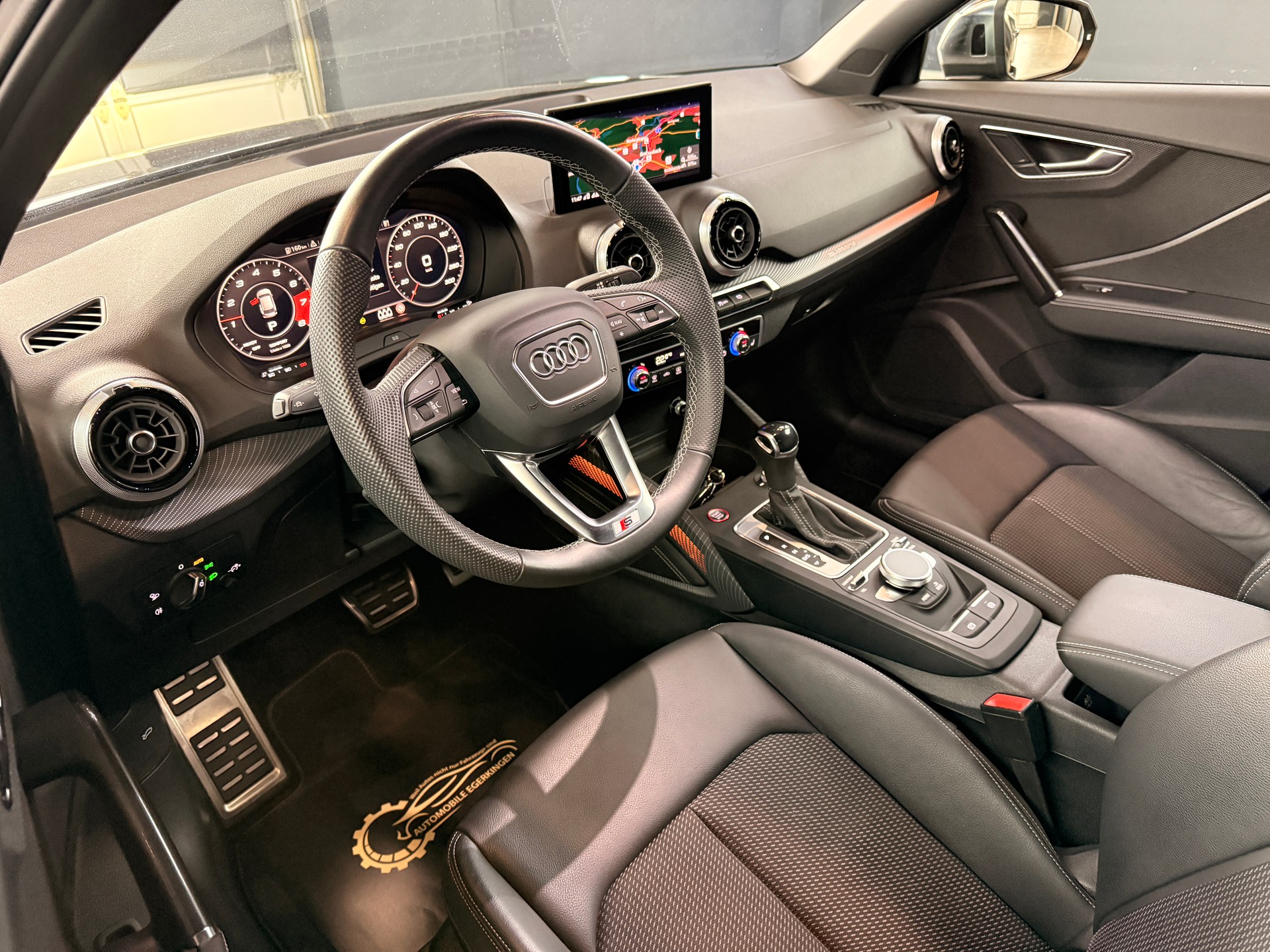AUDI SQ2 TFSI quattro S-tronic-image-8