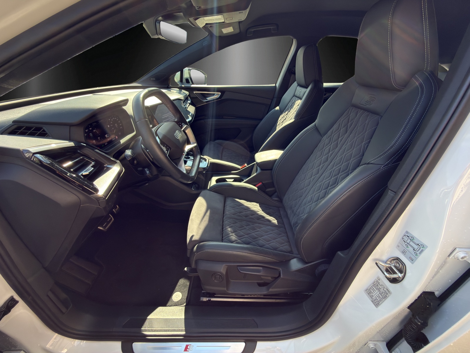 AUDI Q4 Sportback e-tron 50 quattro-image-10