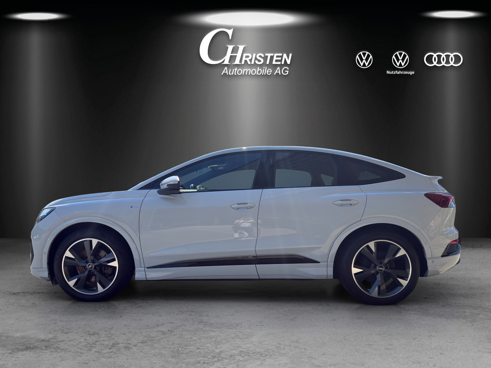 AUDI Q4 Sportback e-tron 50 quattro-showroom-element-2