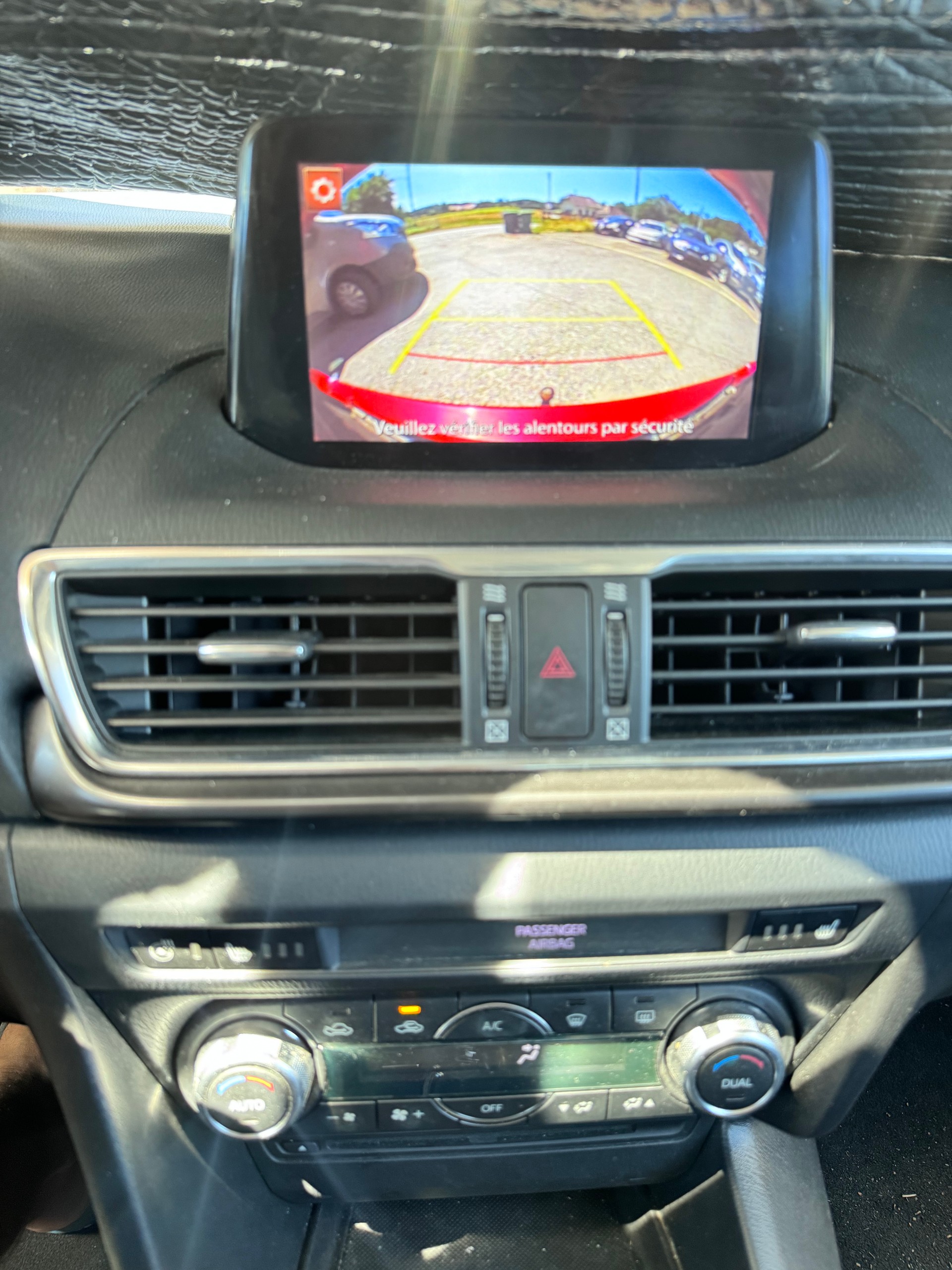 MAZDA 3 SKYACTIV-D 150 Revolution Automat-image-1