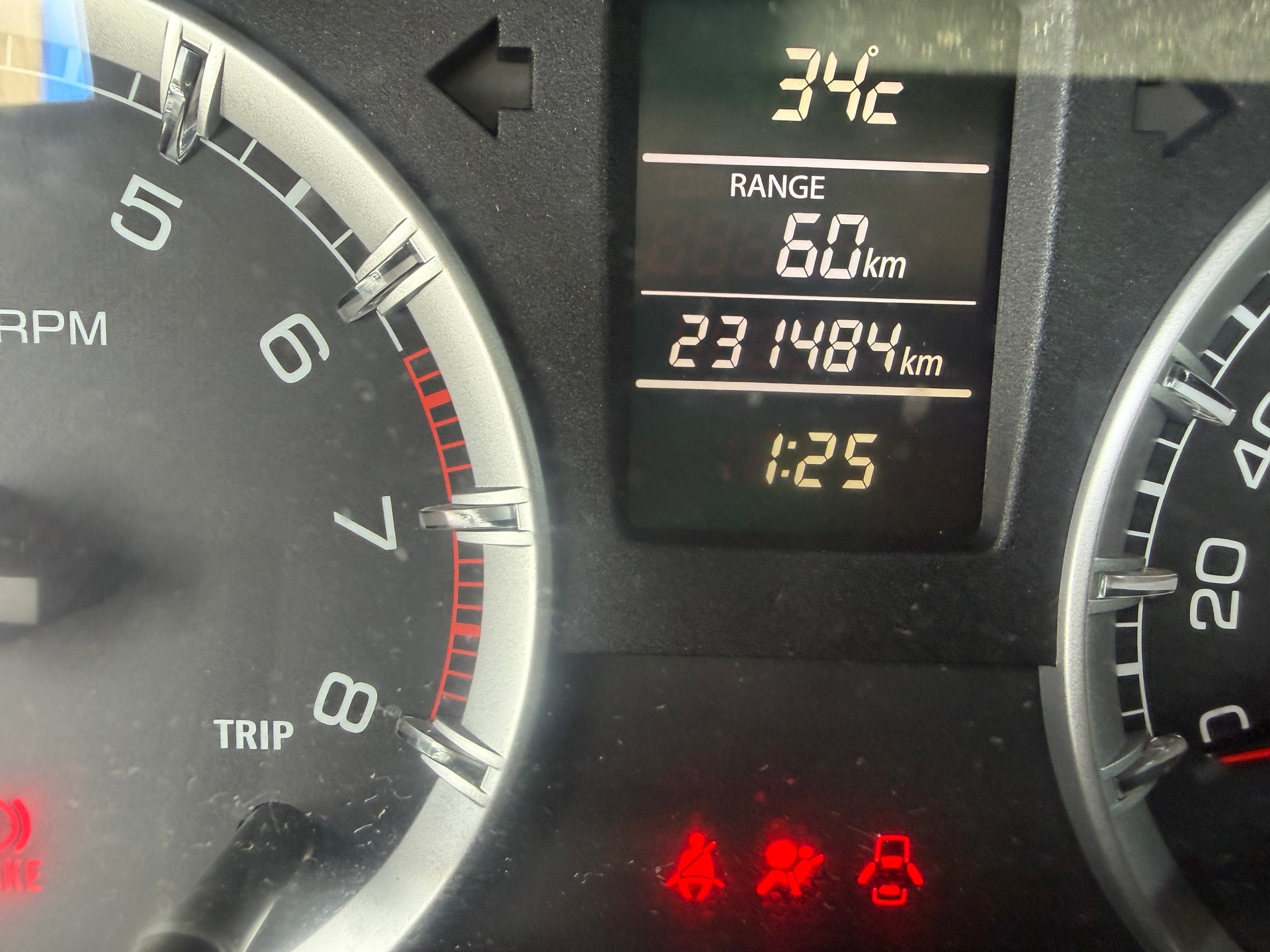 SUZUKI Swift 1.2i 16V GL Top 4x4-image-8