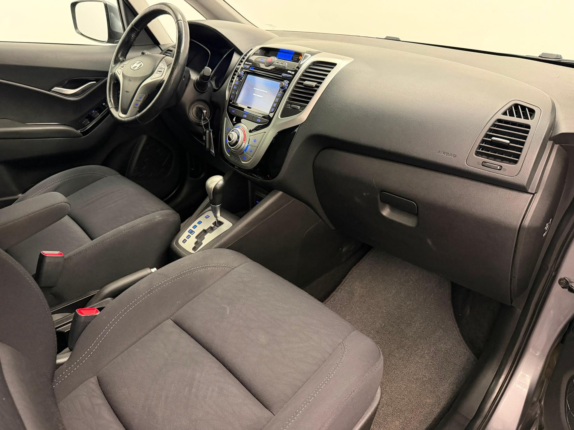 HYUNDAI ix20 1.6 Style-image-9