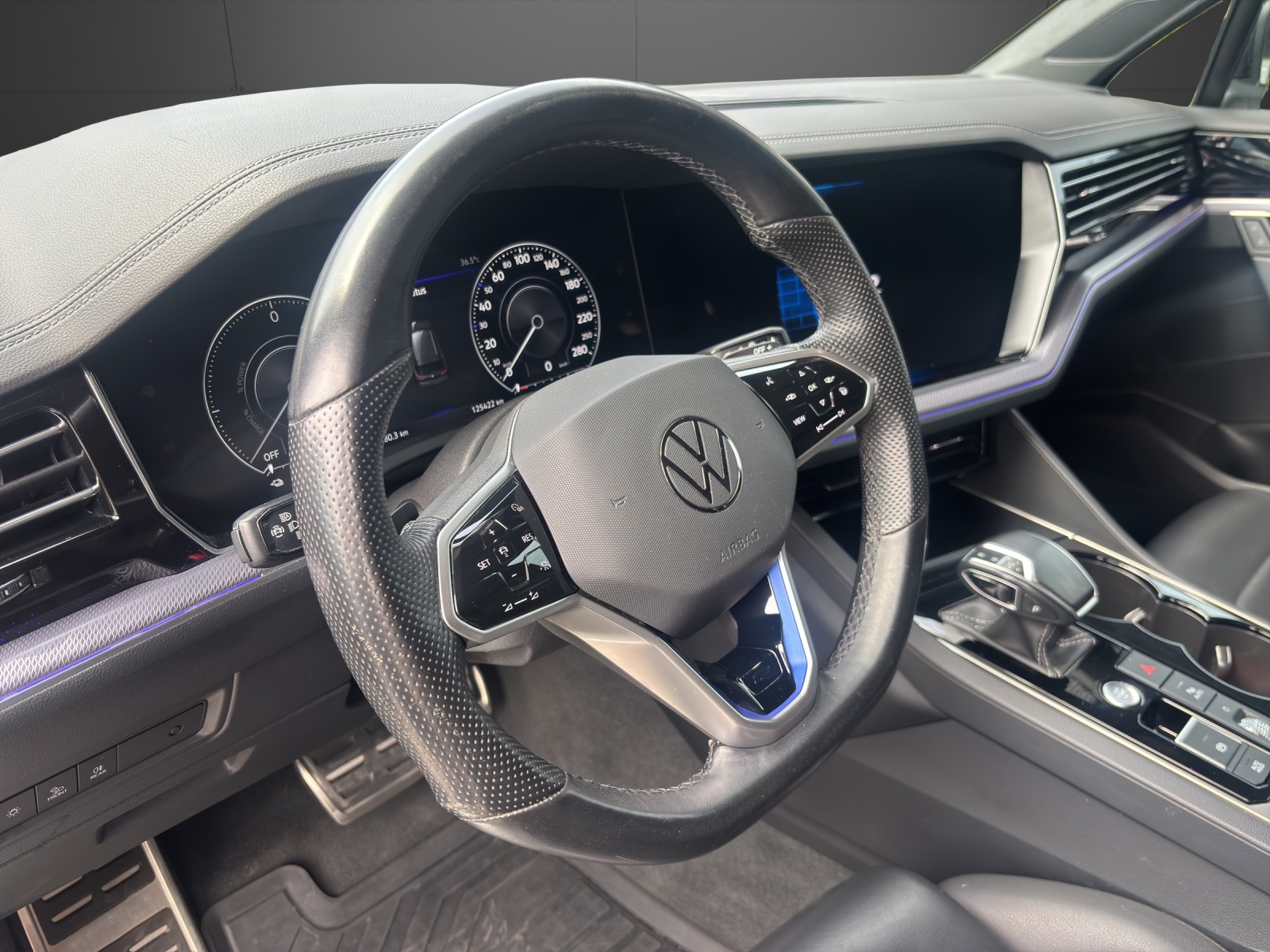 VW Touareg 3.0 TSI eHybrid R Tiptronic-showroom-element-3