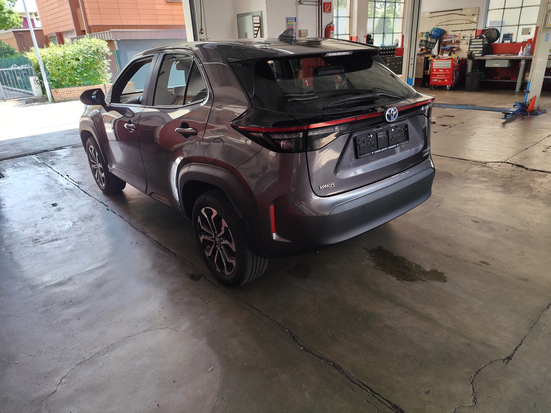 TOYOTA Yaris Cross 1.5 Trend e-CVT AWDi-image-4