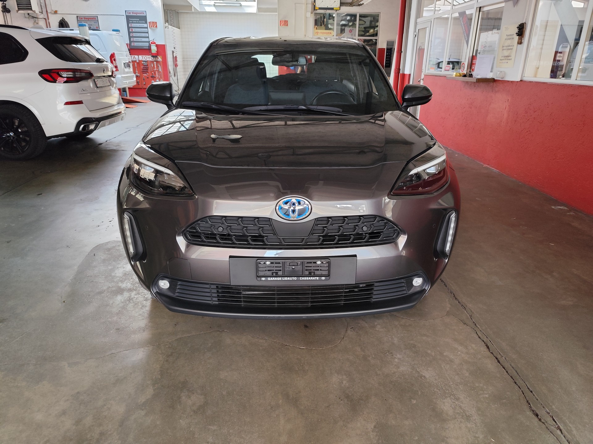 TOYOTA Yaris Cross 1.5 Trend e-CVT AWDi-showroom-element-1
