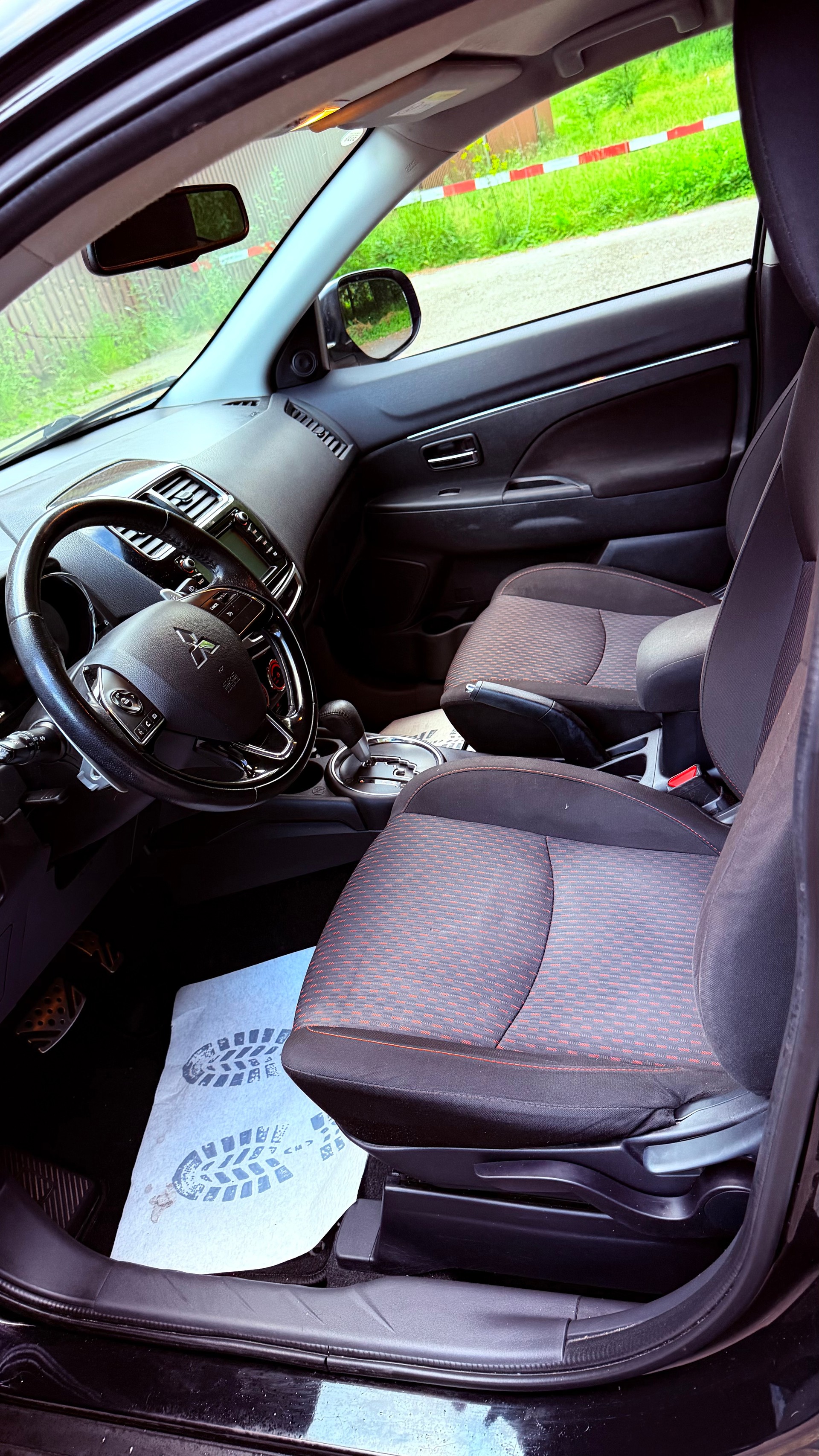 MITSUBISHI ASX 2.2 DID Celebration 300K 4WD Automatic-image-10