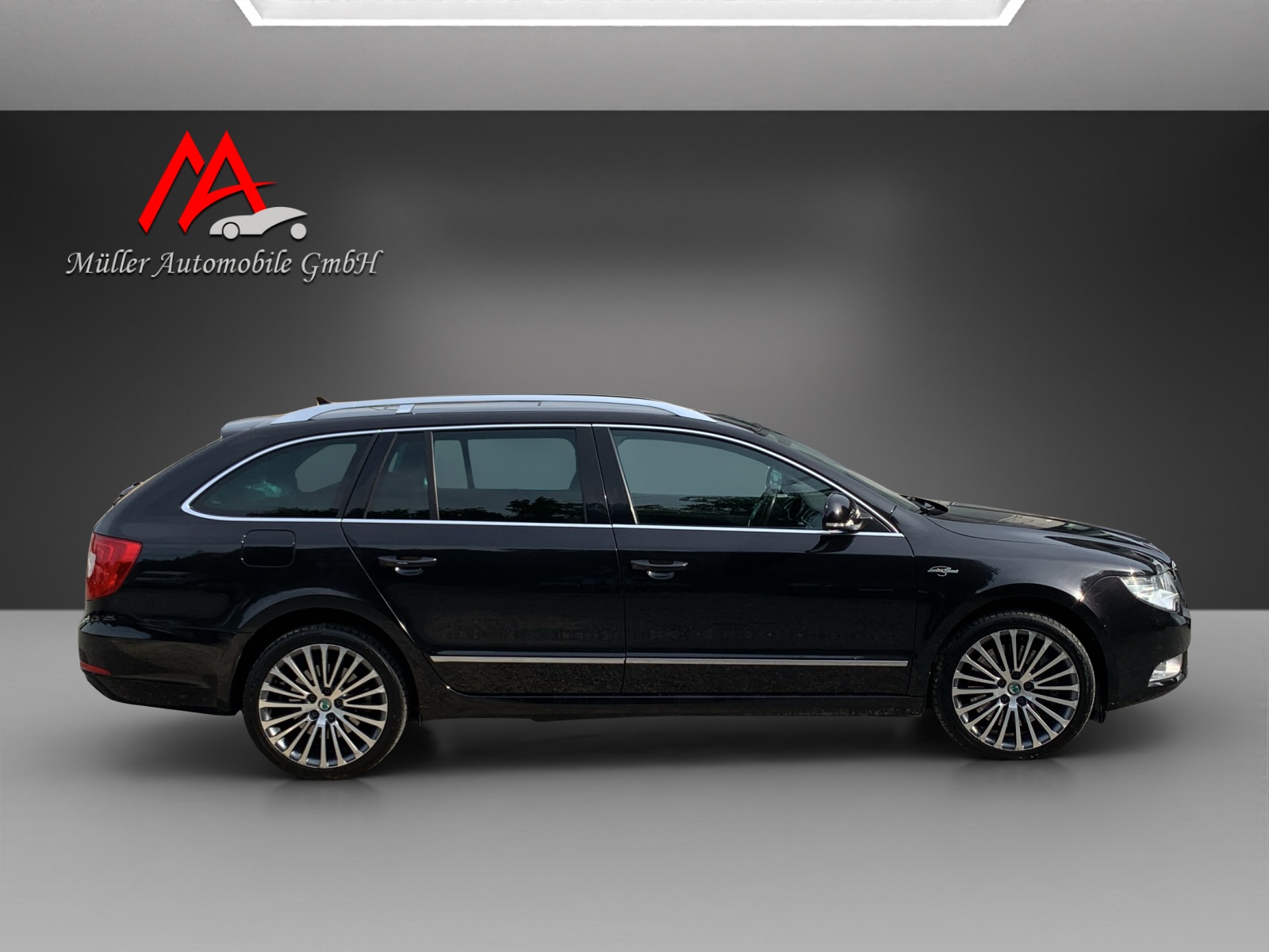 SKODA Superb Combi 3.6 FSI Laurin & Klement 4x4 DSG-showroom-element-2