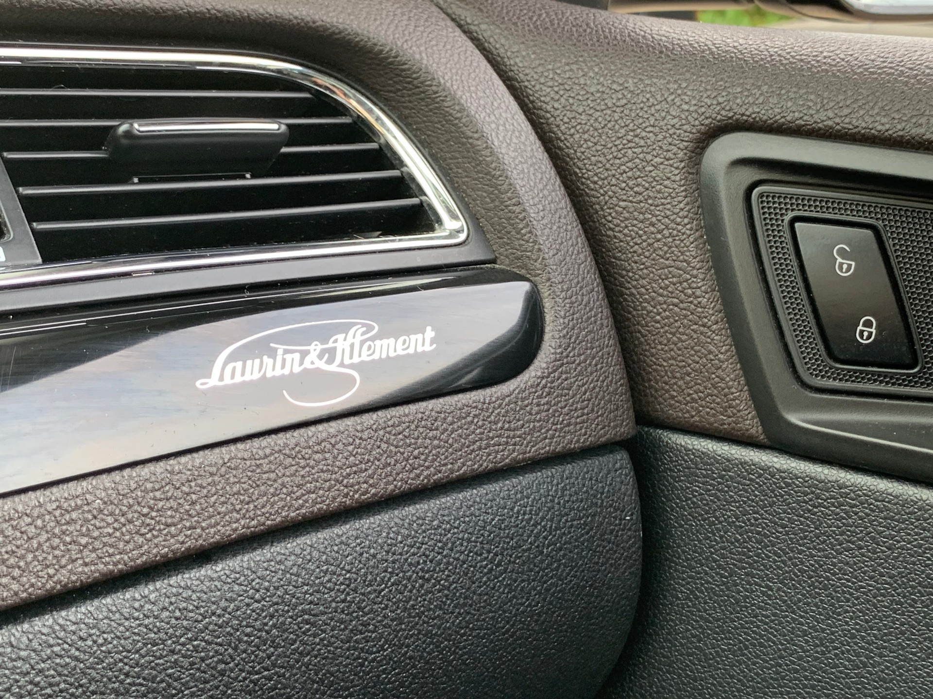 SKODA Superb Combi 3.6 FSI Laurin & Klement 4x4 DSG-image-14
