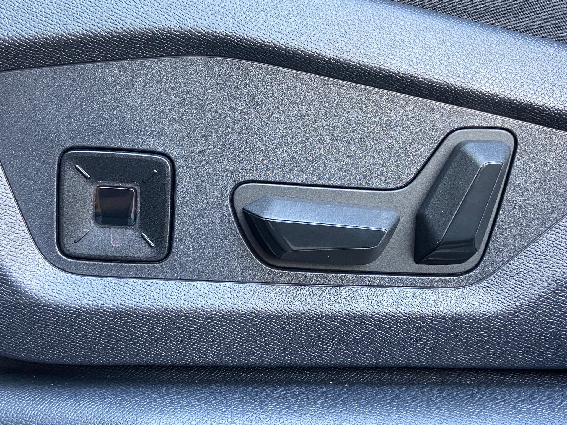 JEEP Compass 1.2 T e-Hybrid Summit Premium Sky-image-8