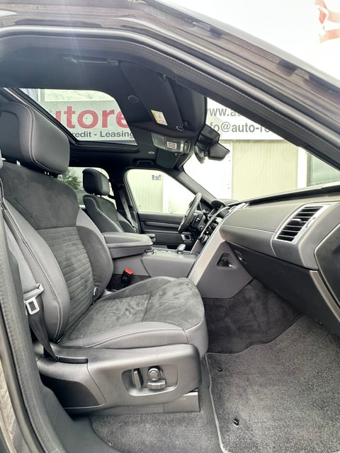 LAND ROVER Discovery 3.0D I6 300 R-Dynamic SE AWD Automatic-image-7
