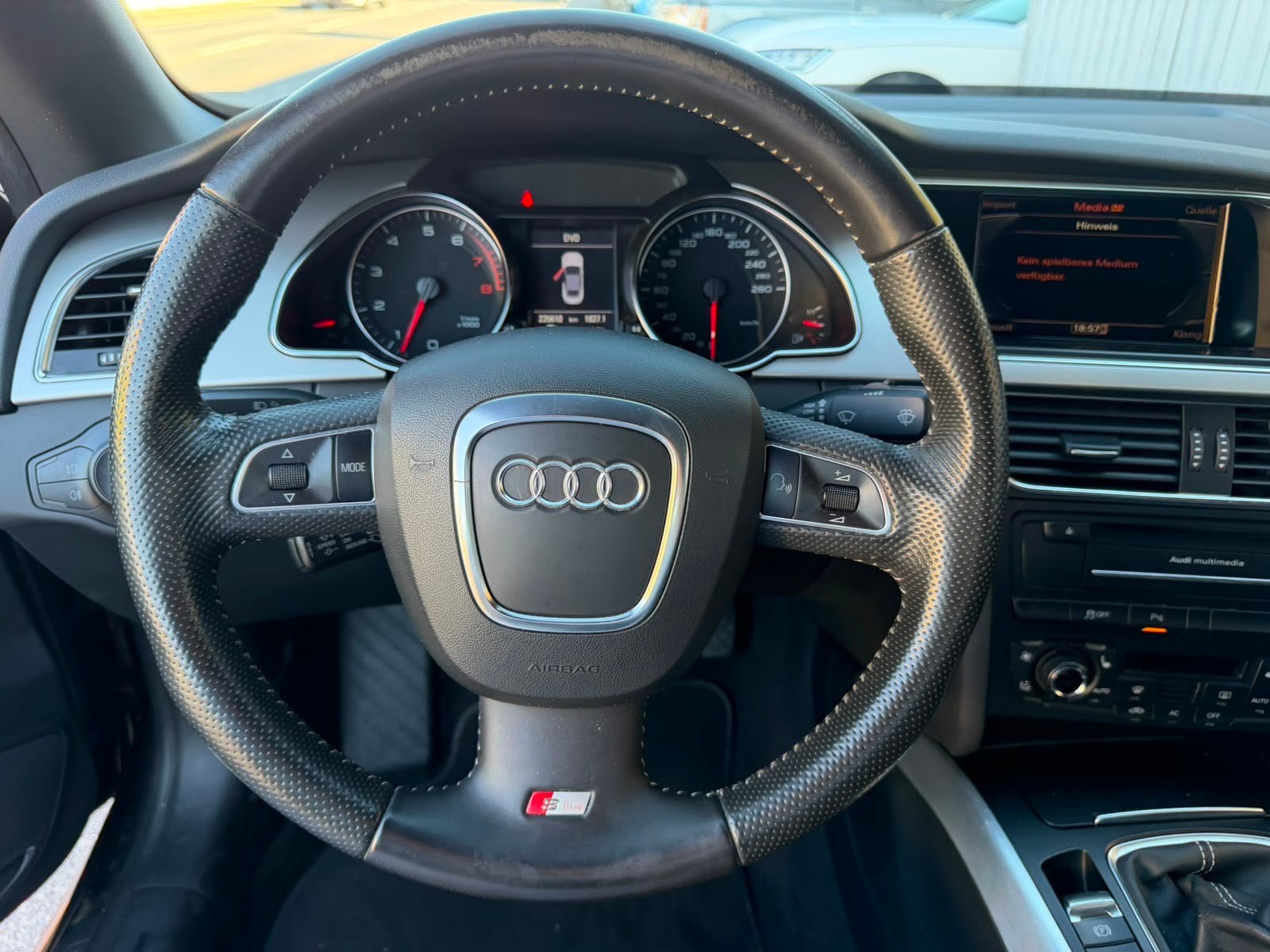 AUDI A5 Cabriolet 2.0 TFSI-image-10