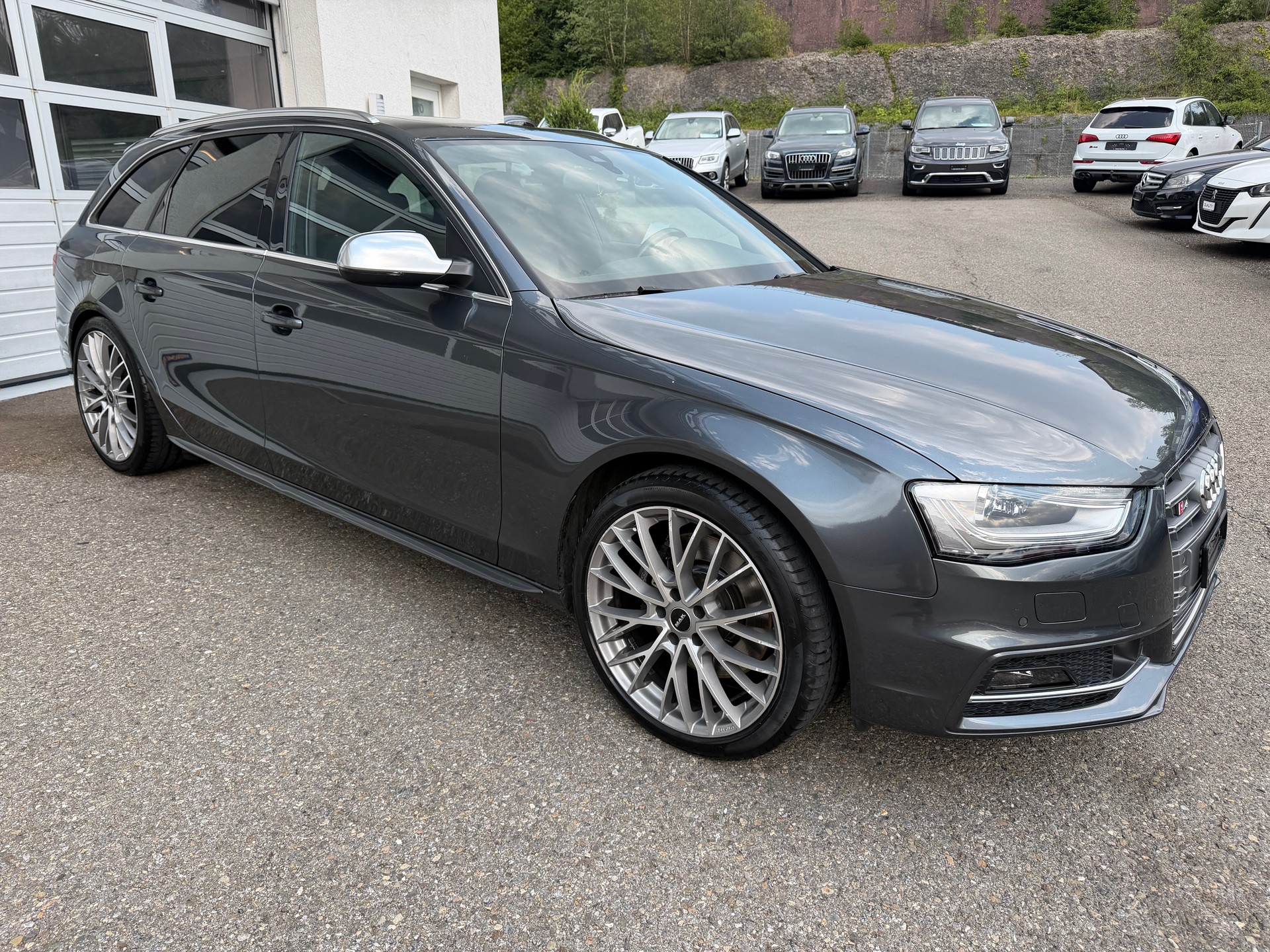 AUDI S4 Avant 3.0 TFSI quattro S-tronic-showroom-element-3