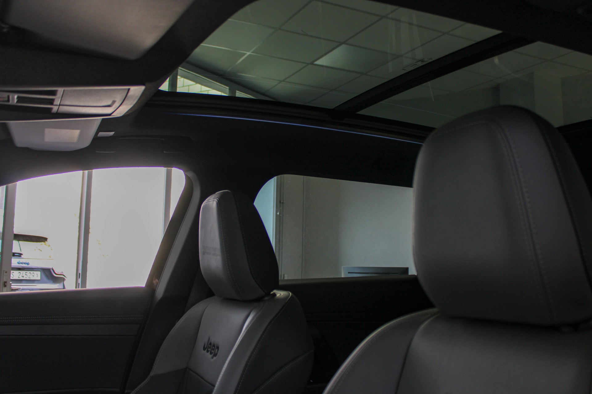 JEEP Compass 1.2 T e-Hybrid Summit-image-17