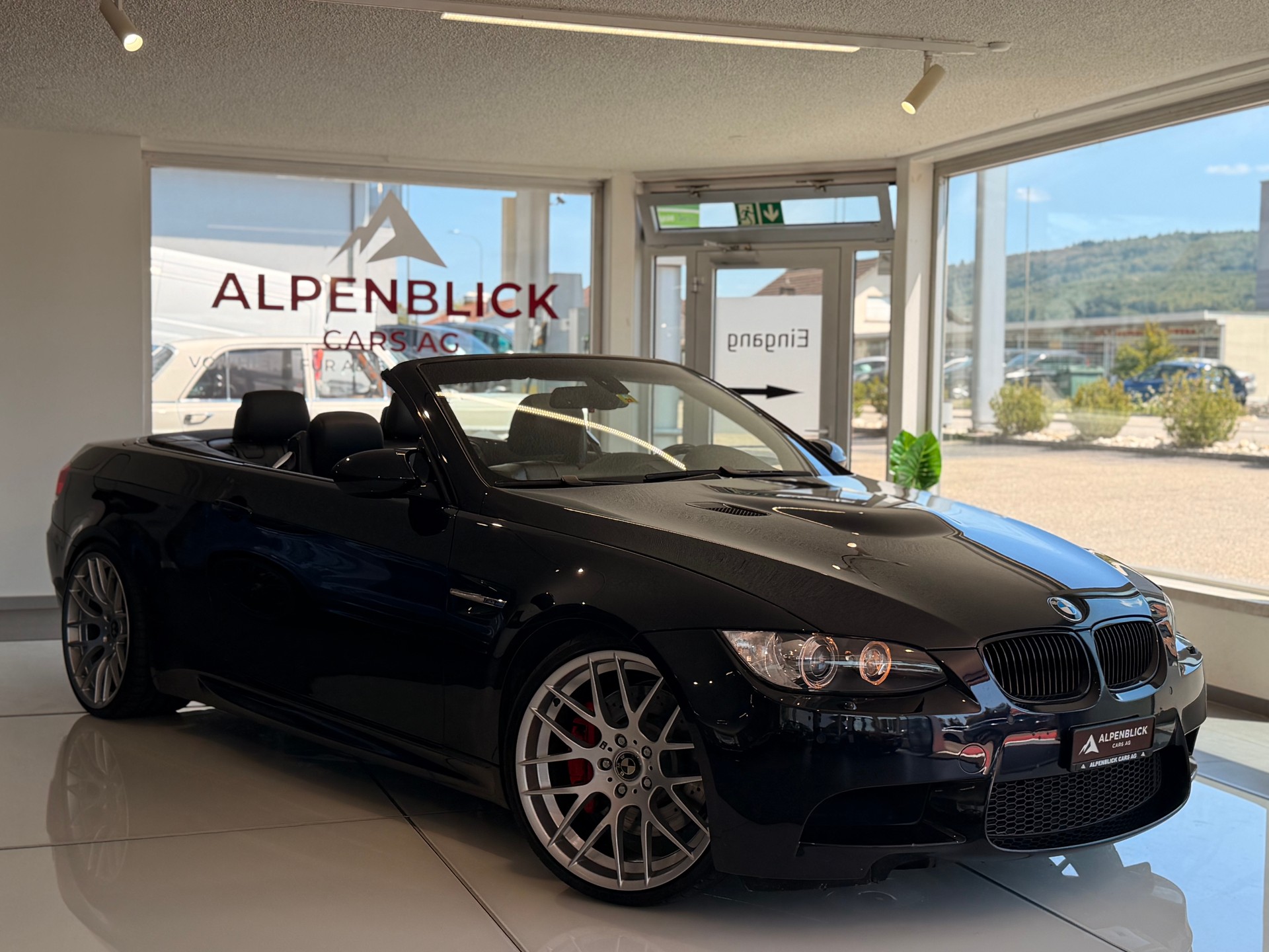 BMW M3 Cabriolet-showroom-element-1